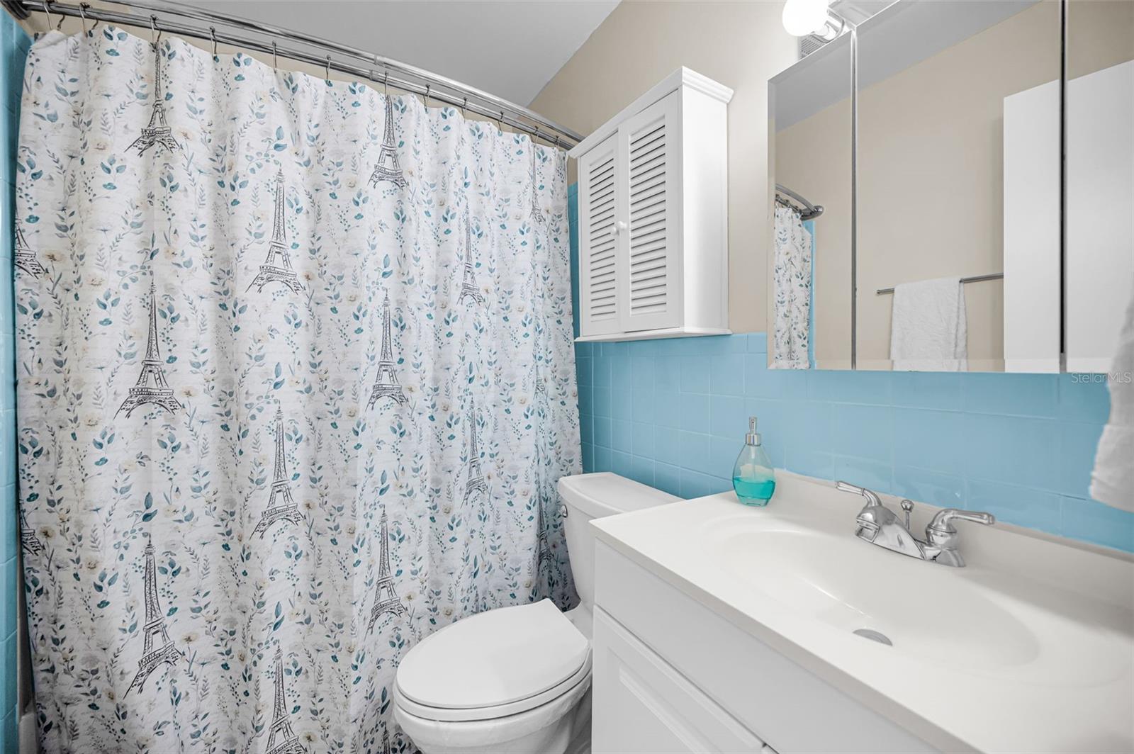 PARADISE SHORES - Residential