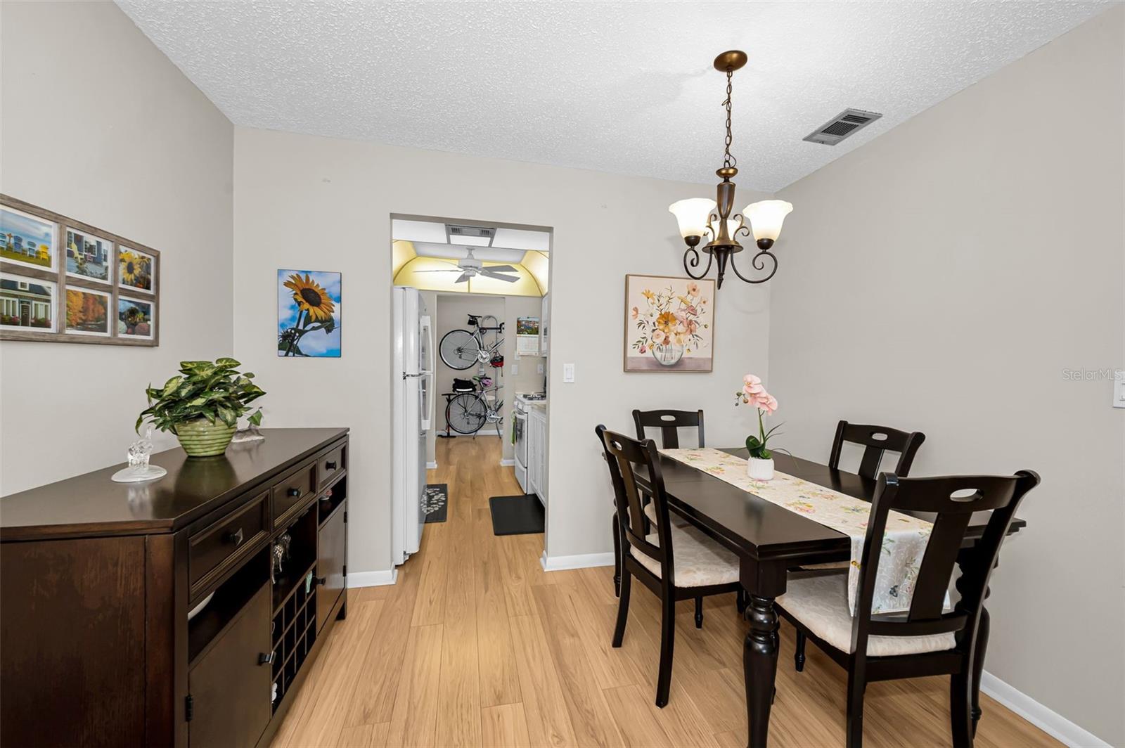 PARADISE SHORES - Residential