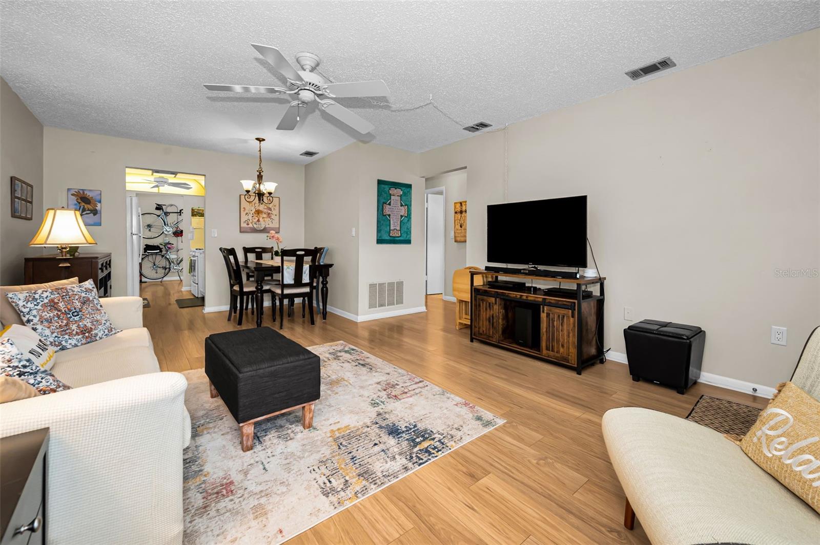 PARADISE SHORES - Residential