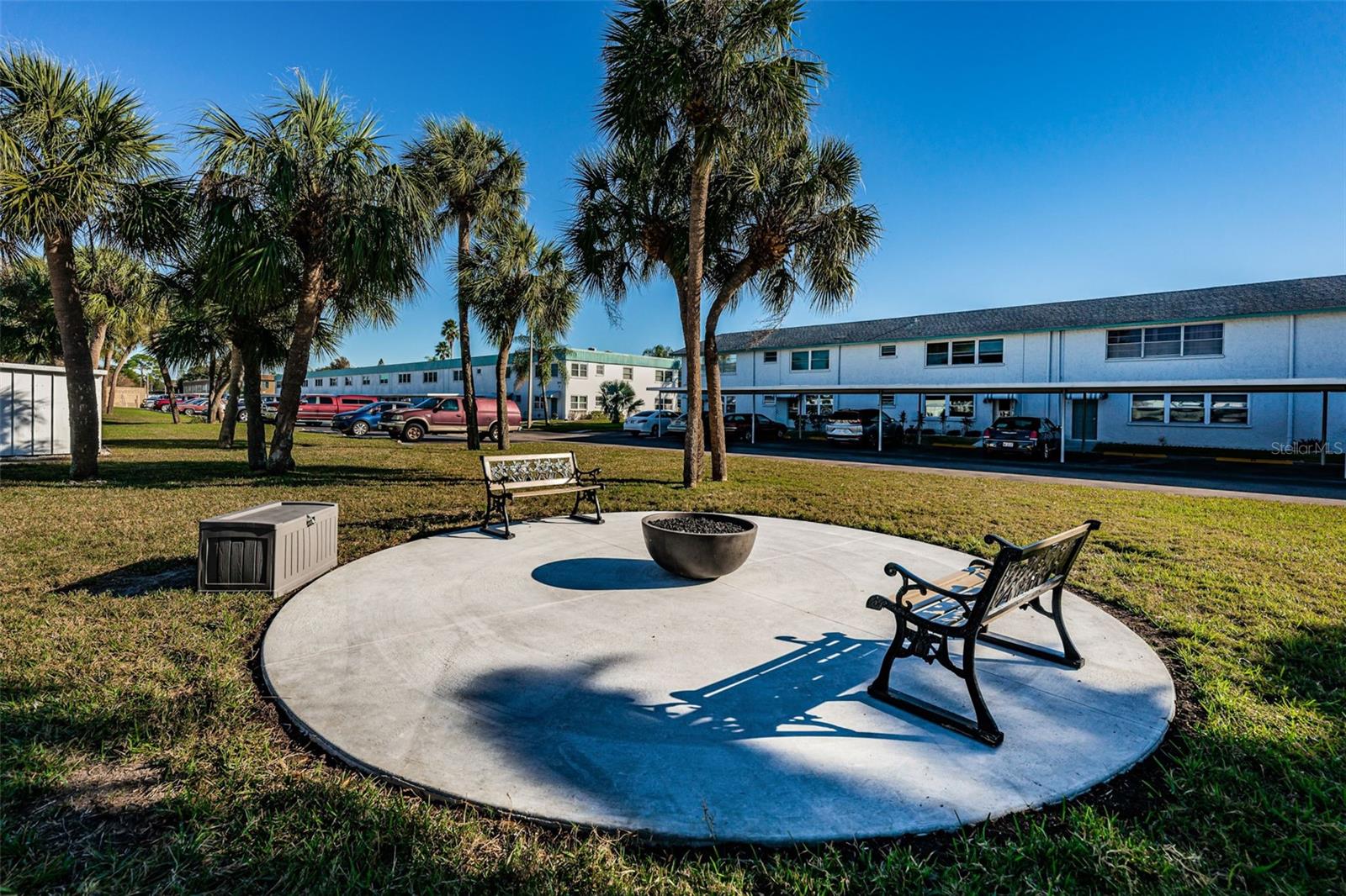 PARADISE SHORES - Residential