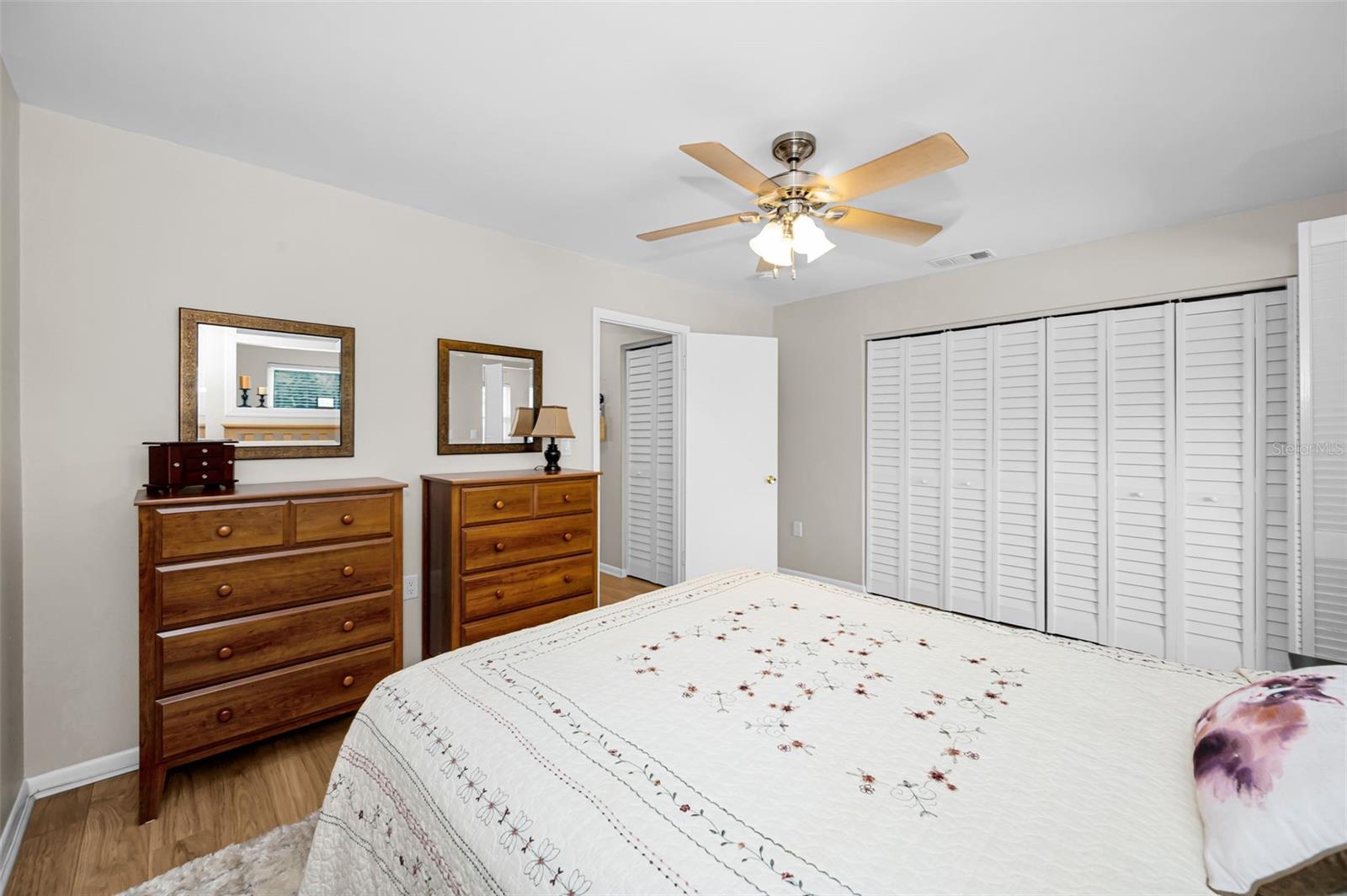 PARADISE SHORES - Residential