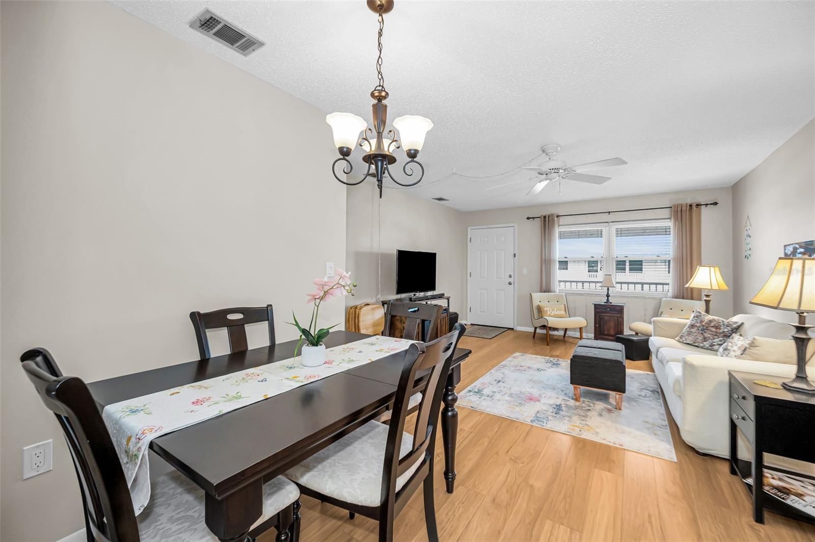 PARADISE SHORES - Residential