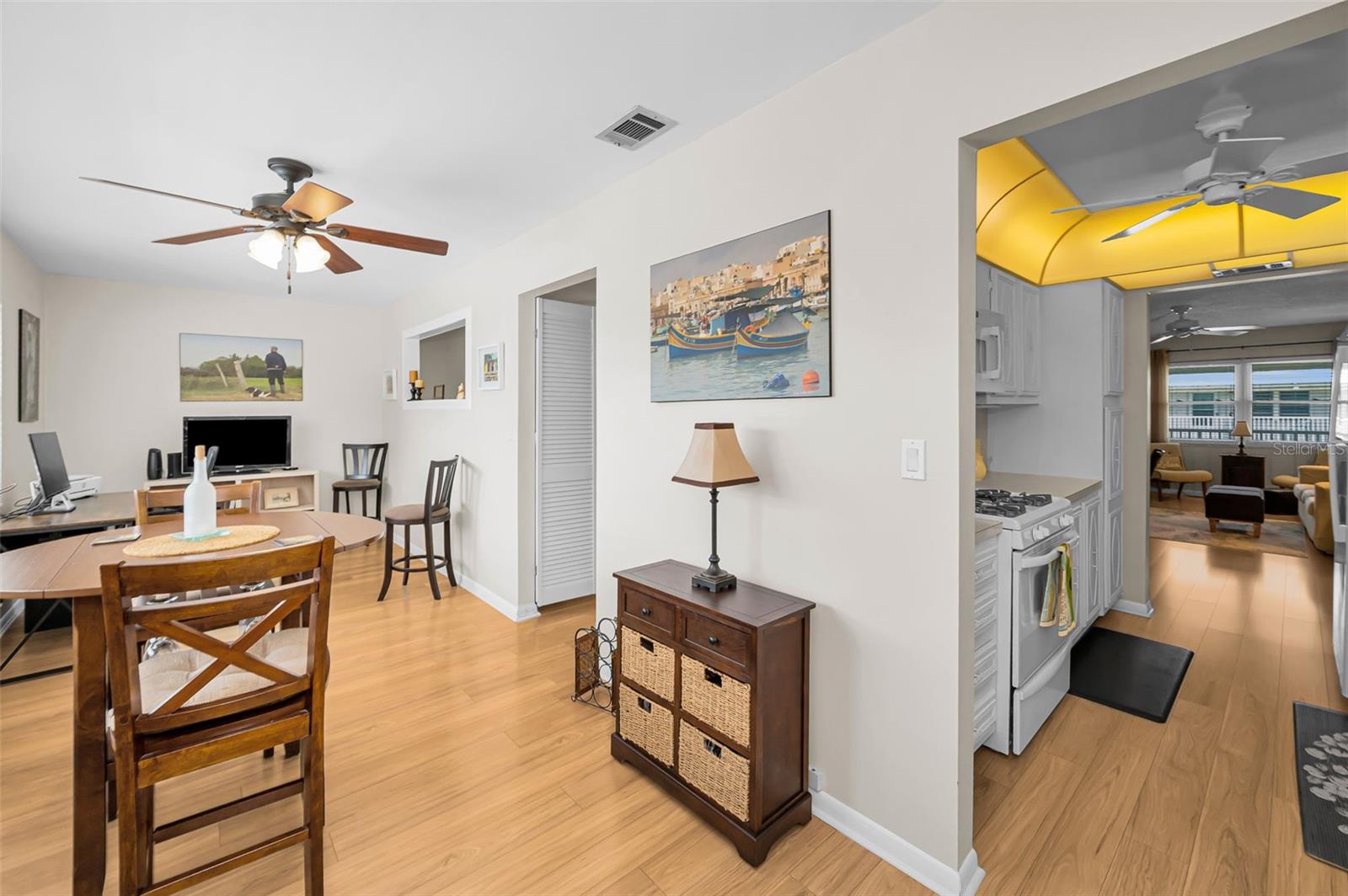 PARADISE SHORES - Residential