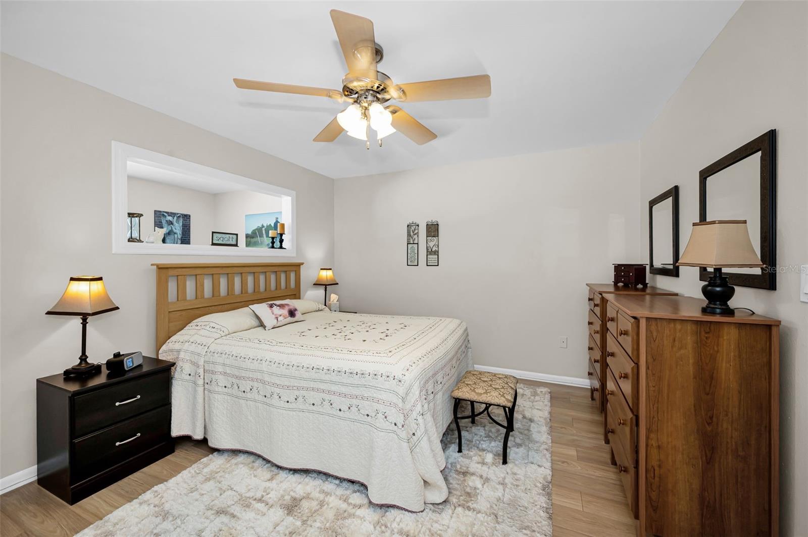 PARADISE SHORES - Residential