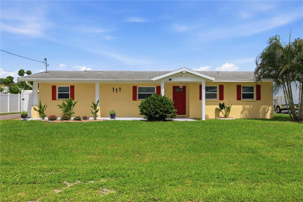 Photo of 712 Poinsettia Avenue, Ellenton, FL 34222 (MLS # A4701176)