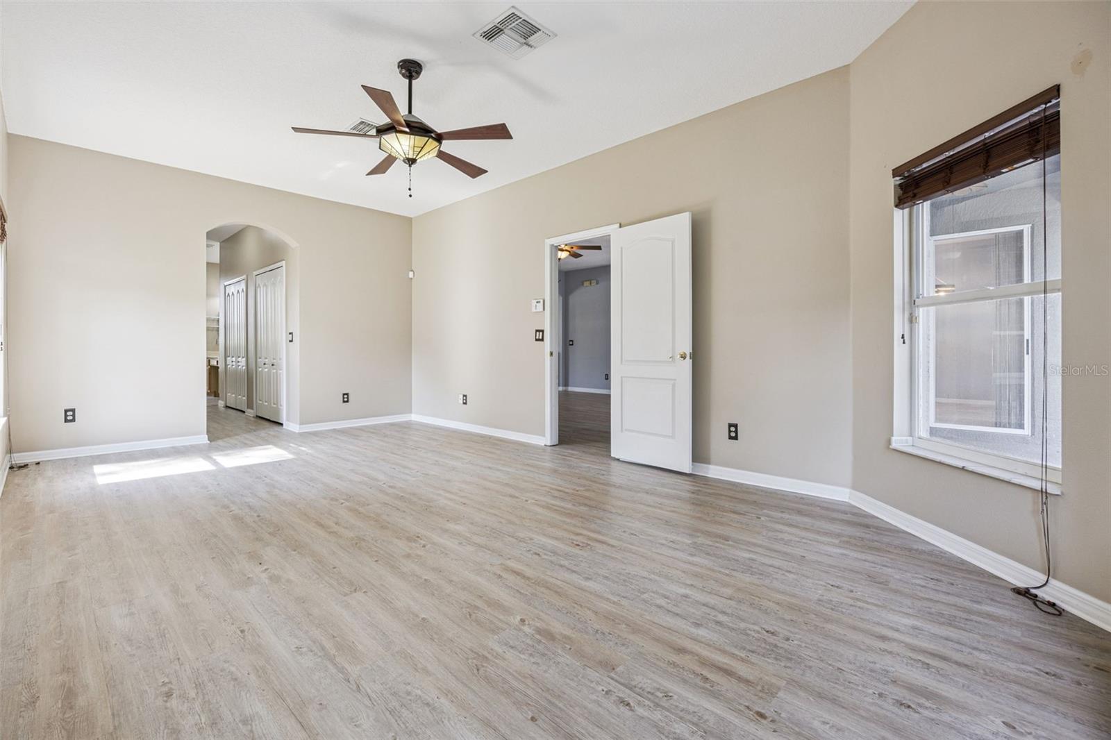 ADMIRAL POINTE - Residential