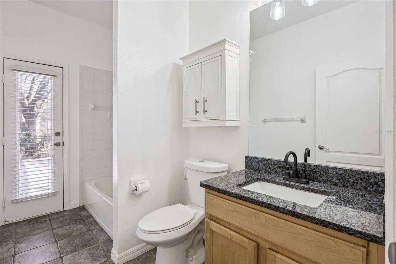 ADMIRAL POINTE - Residential