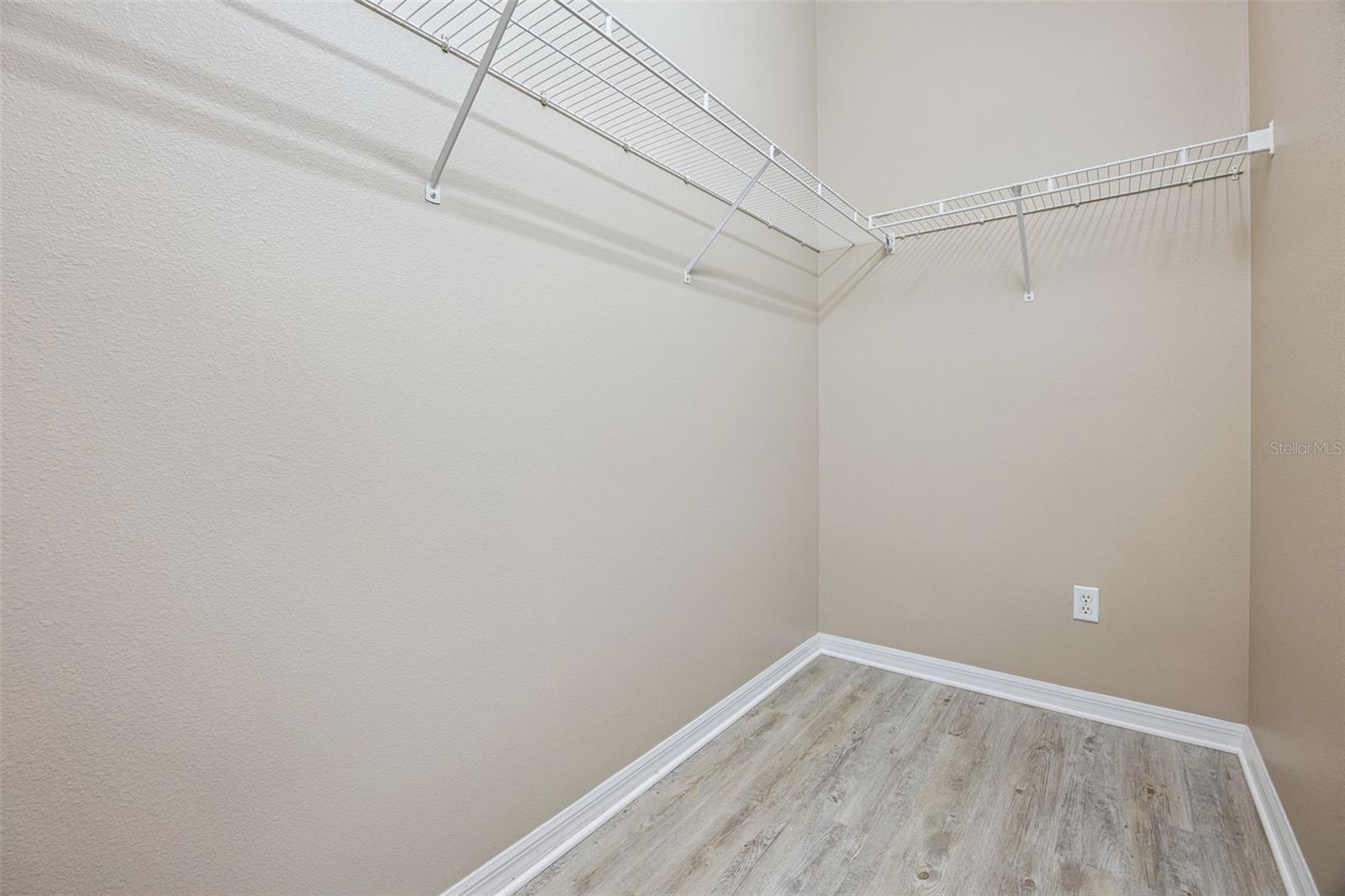 ADMIRAL POINTE - Residential