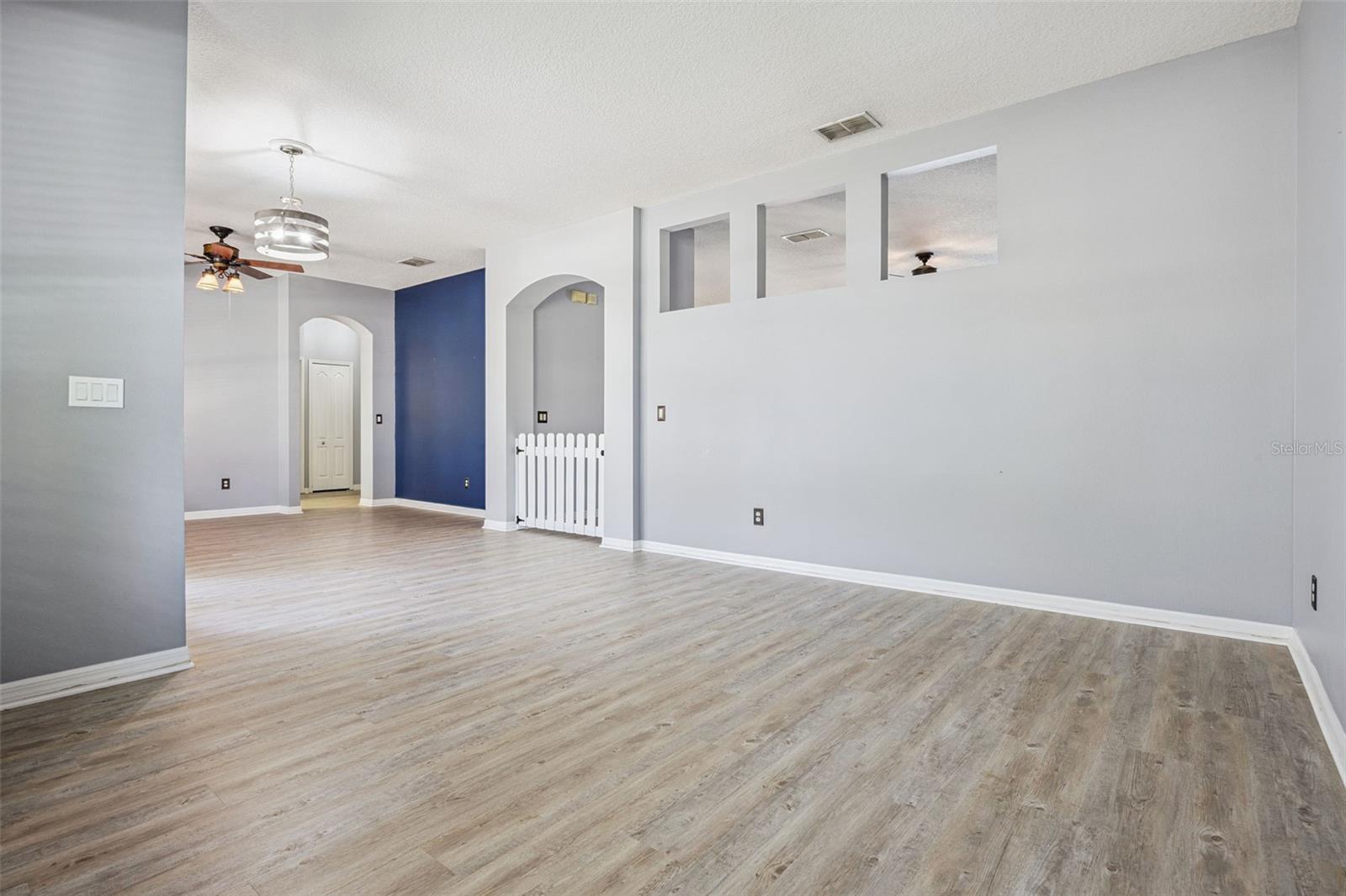 ADMIRAL POINTE - Residential