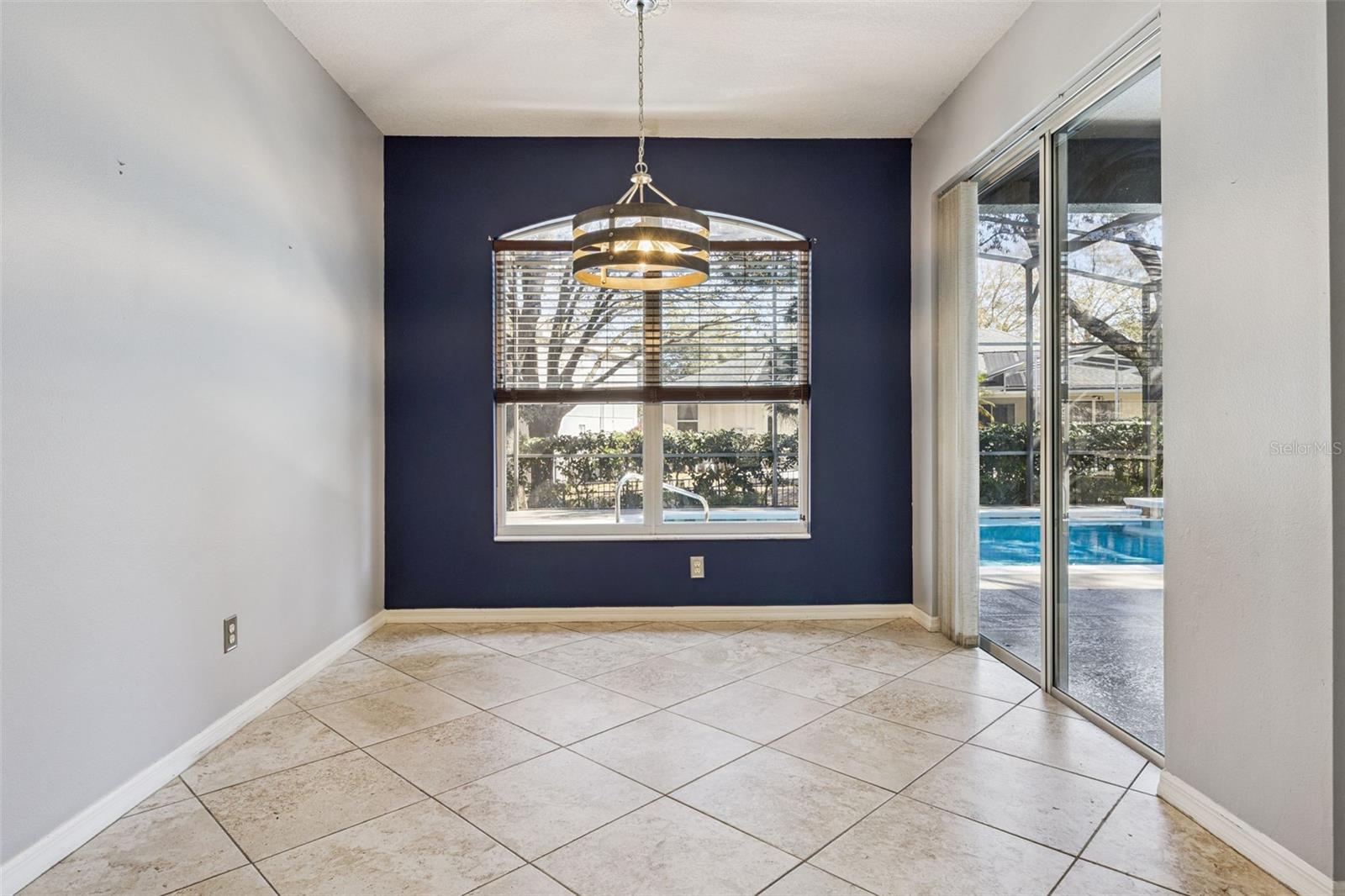 ADMIRAL POINTE - Residential