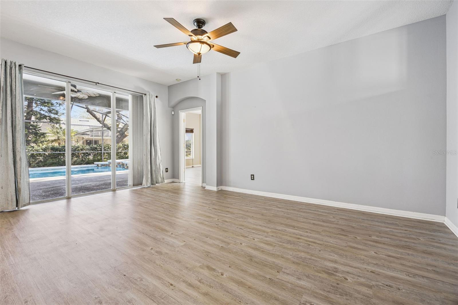 ADMIRAL POINTE - Residential