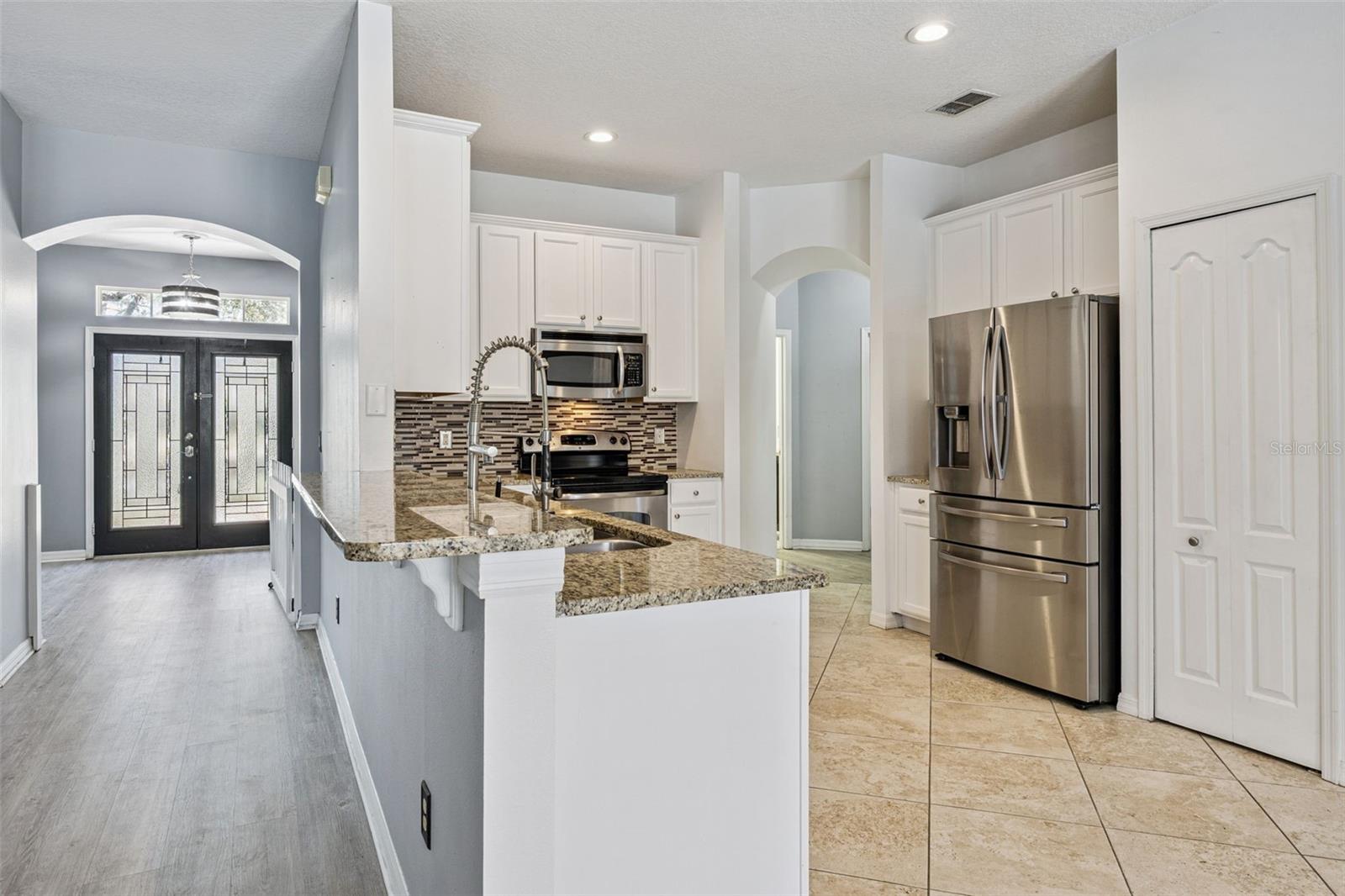 ADMIRAL POINTE - Residential