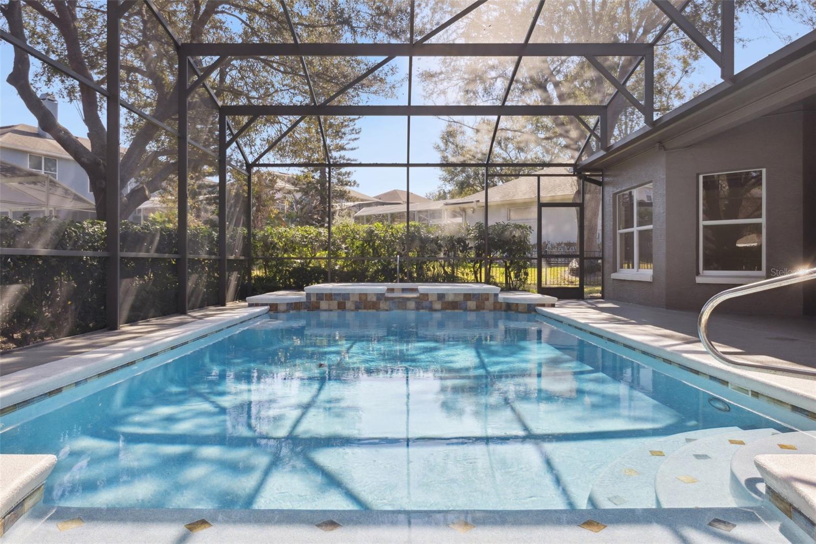 ADMIRAL POINTE - Residential