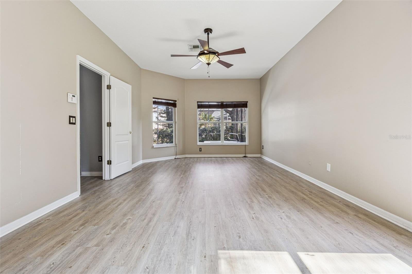 ADMIRAL POINTE - Residential