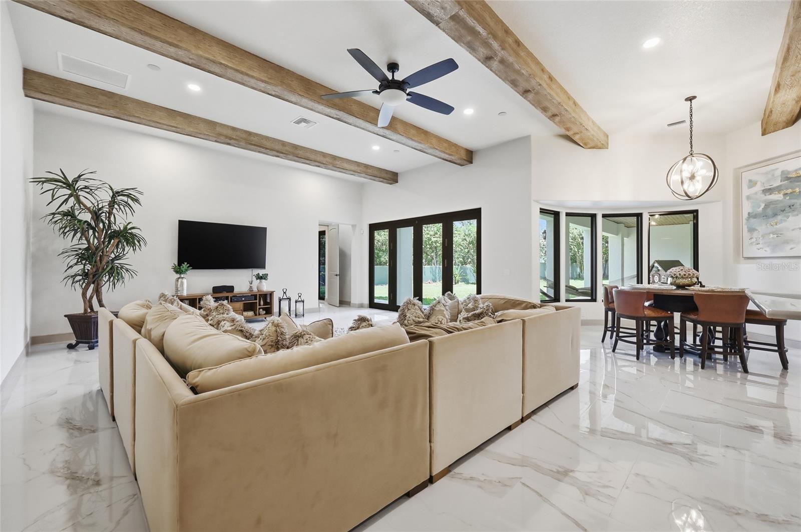 CHAINE DE LAC - Residential