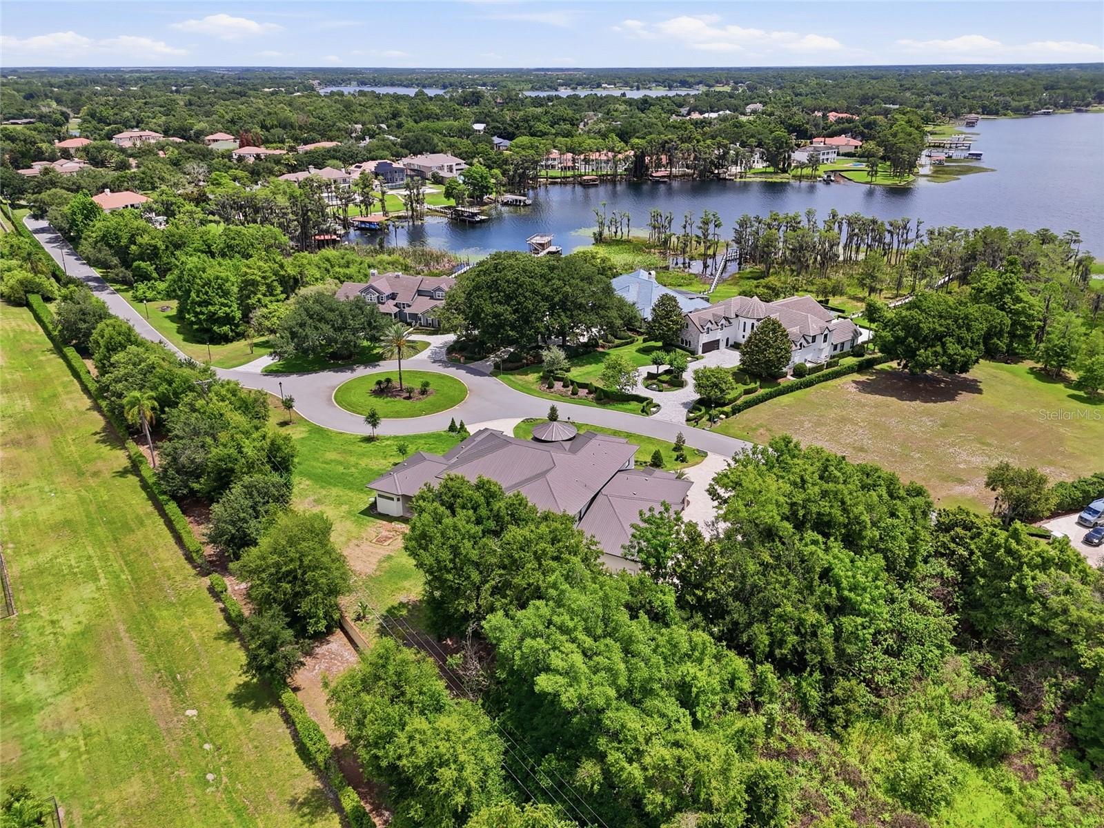 CHAINE DE LAC - Residential