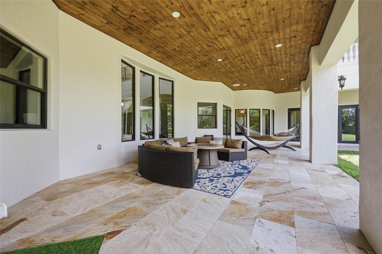 CHAINE DE LAC - Residential
