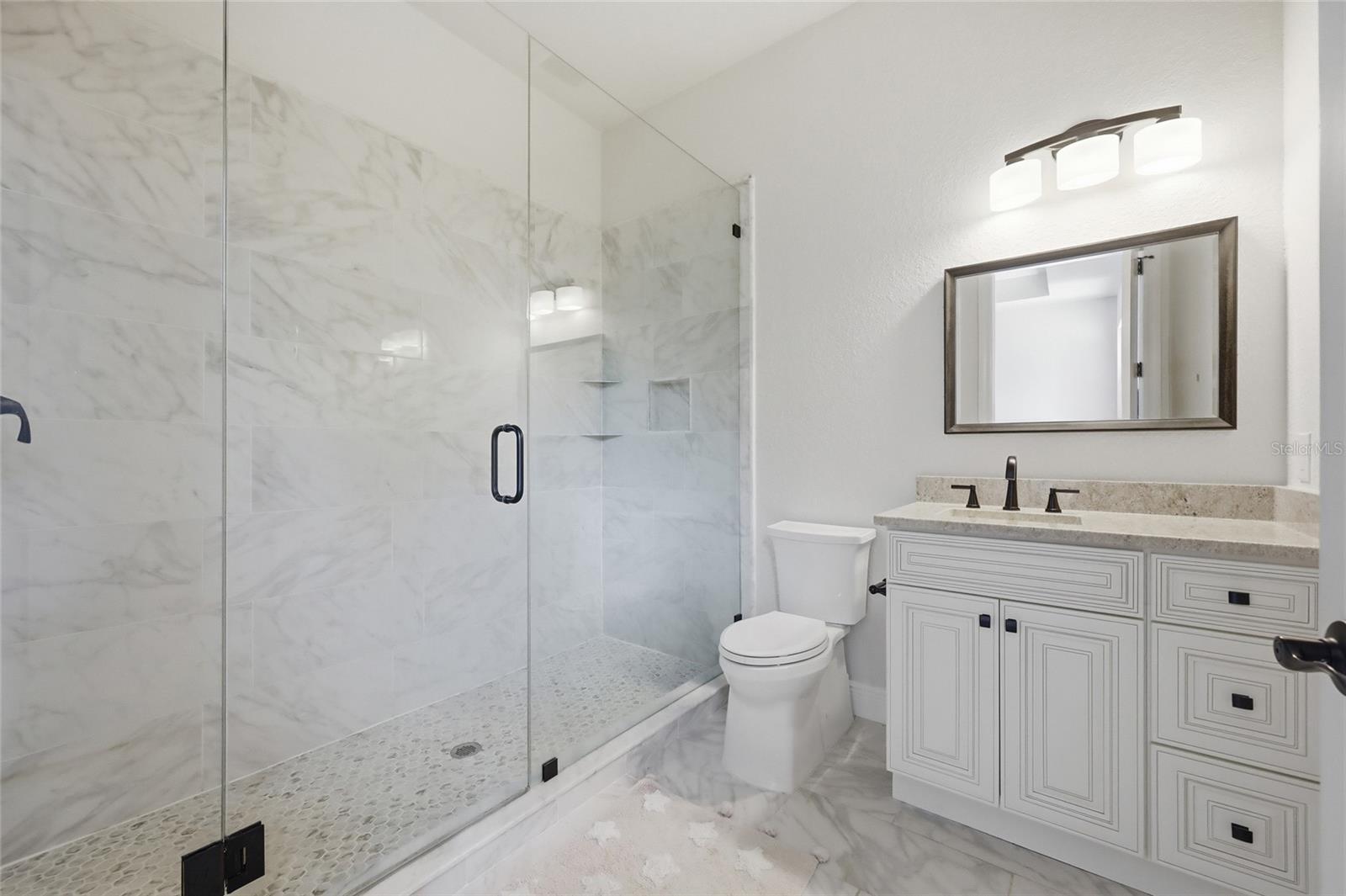 CHAINE DE LAC - Residential