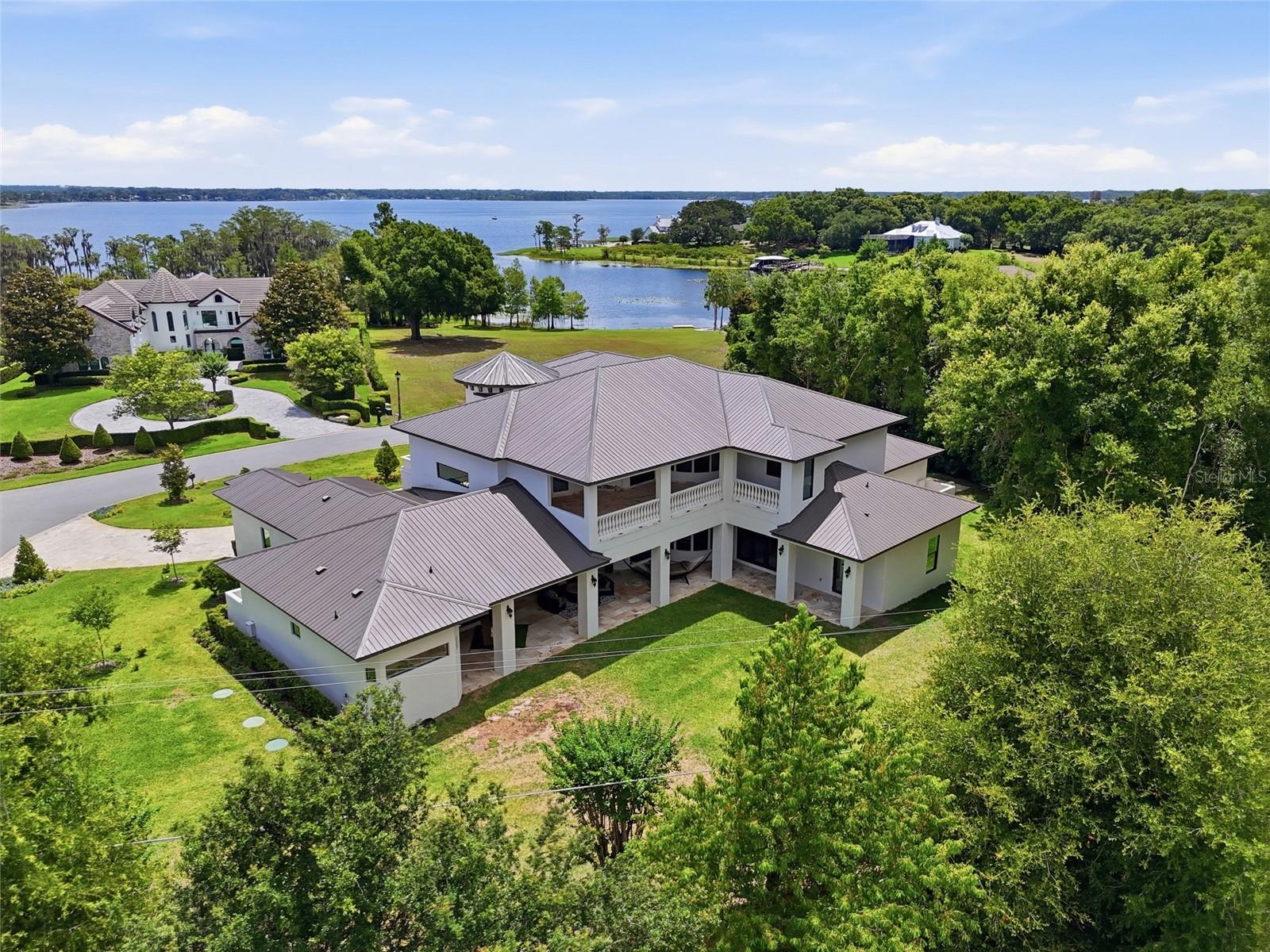 CHAINE DE LAC - Residential