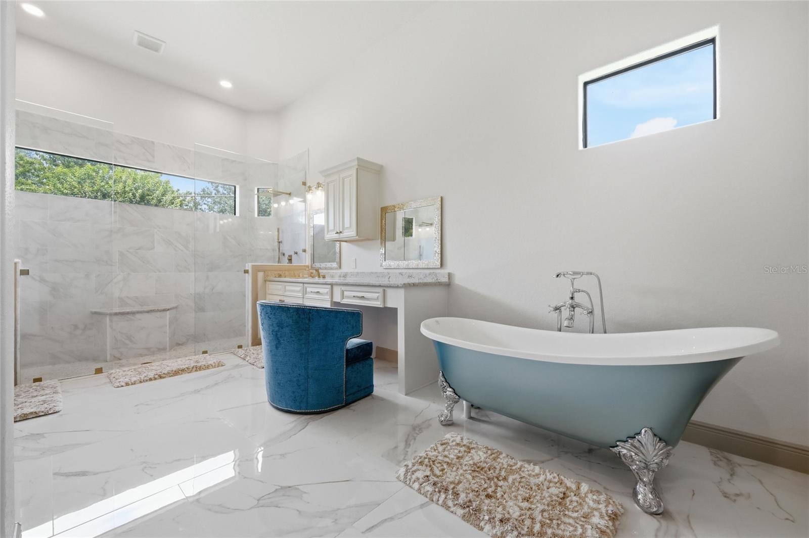 CHAINE DE LAC - Residential