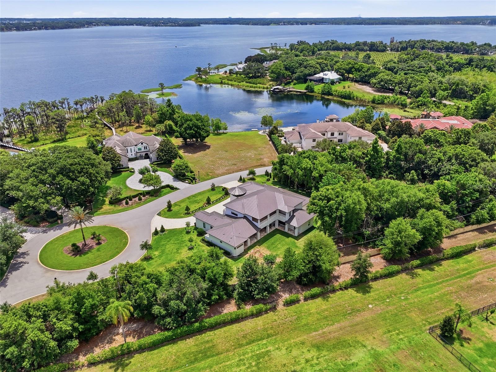 CHAINE DE LAC - Residential