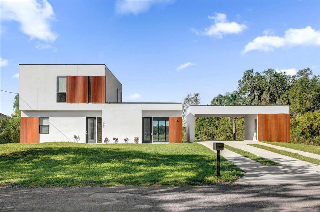 Photo of 501 Chastain Road, Seffner, FL 33584 (MLS # S5156266)
