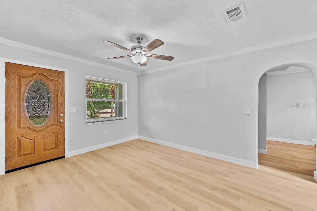 DELAND E 160 FT BLK 142 - Residential