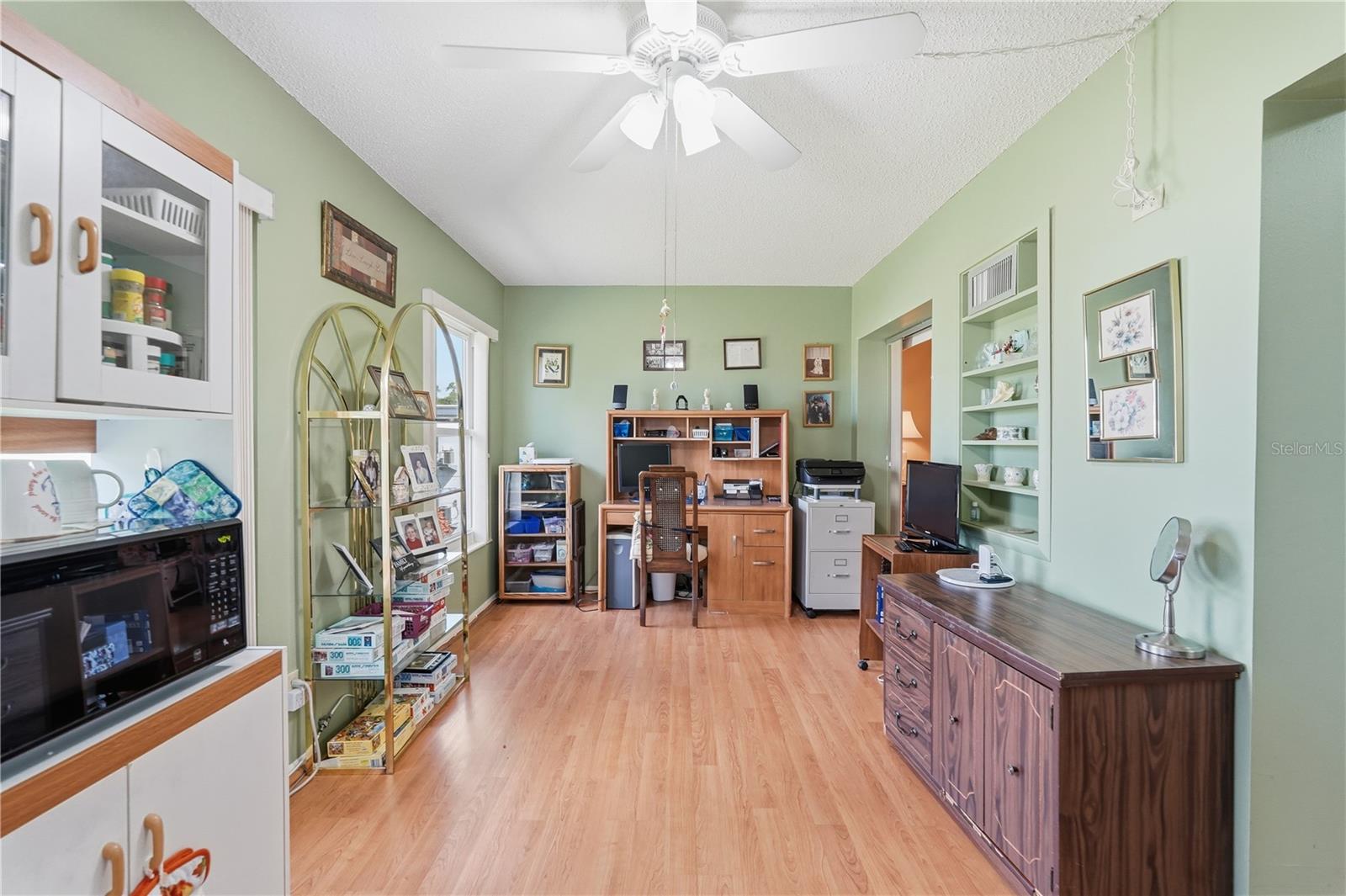 ON TOP OF THE WORLD - Residential