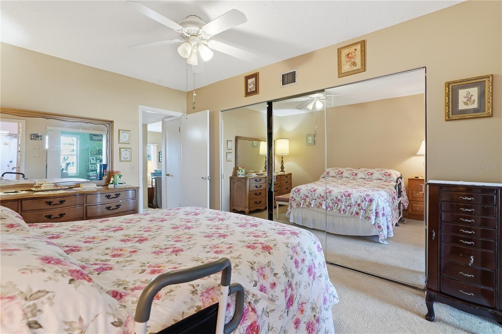 ON TOP OF THE WORLD - Residential