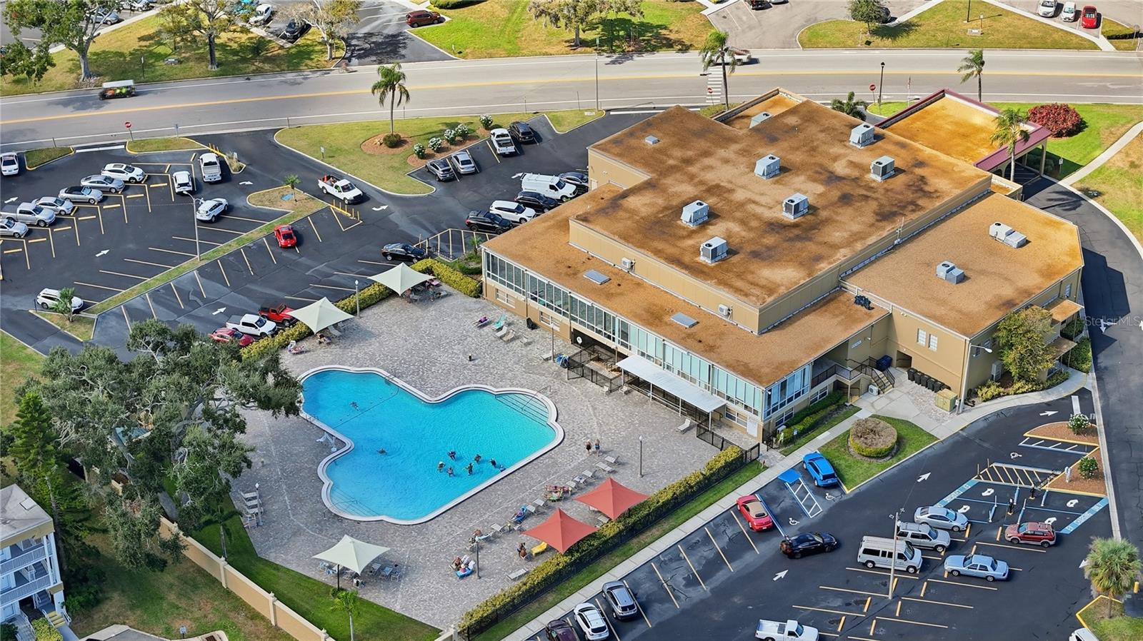 ON TOP OF THE WORLD - Residential