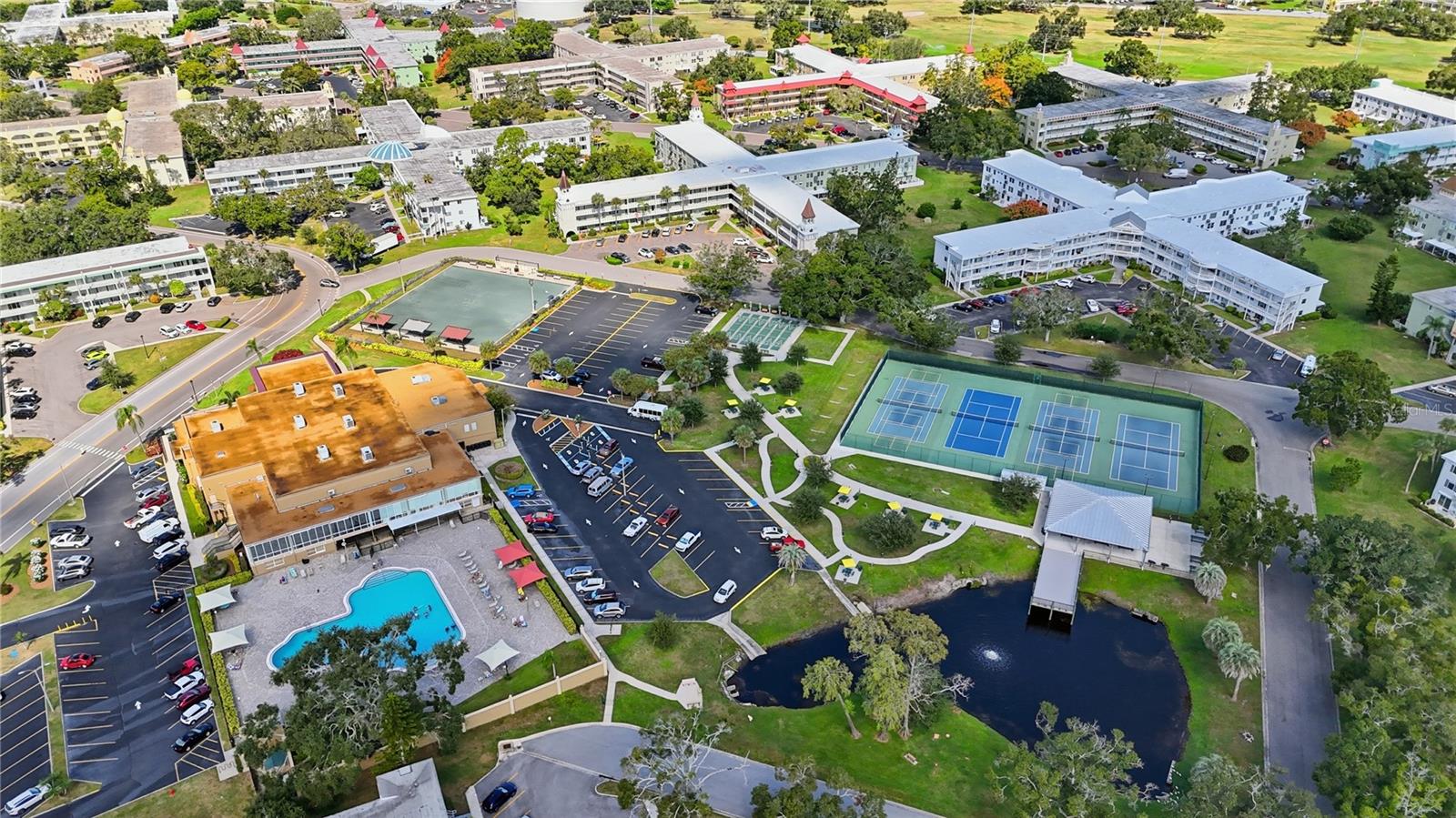 ON TOP OF THE WORLD - Residential