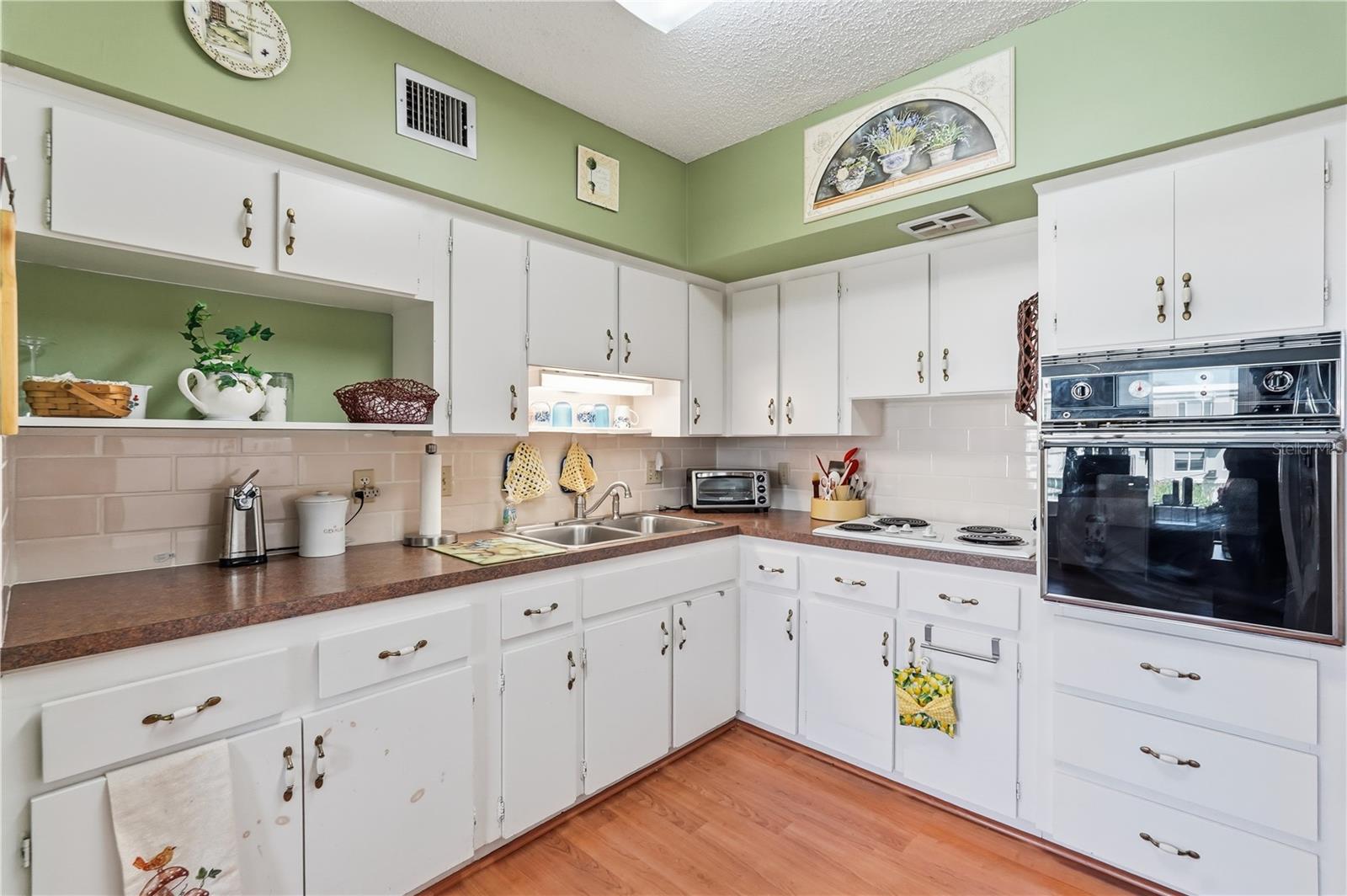 ON TOP OF THE WORLD - Residential