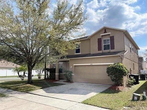 Welcome to this beautiful 4-Bedroom, 2.5-Bath corner lot home located in highly desirable Avalon Park Community! This residence offers a bright and spacious layout designed for both comfort and functionality. The open layout features a spacious kitchen, dining, and living area that’s perfect for both everyday living and entertaininig. Upstairs, you will find a huge loft that can be used as a second family room, playroom, or home office. Step outside to enjoy your private backyardm perfect for weekend gatherings, gardening, or simply soaking up Florida sunshine.
Best of all, this home is just minutes from top-rated schools, dinning, highways, major hospitals, popular shopping plazas, and the University of Central Florida-making it the perfect combination of comfort, convenience, and lifestyle. Do not miss your chance to make this Avalon park gem your own!
This home is tenant occupied and it will be available on October 1.