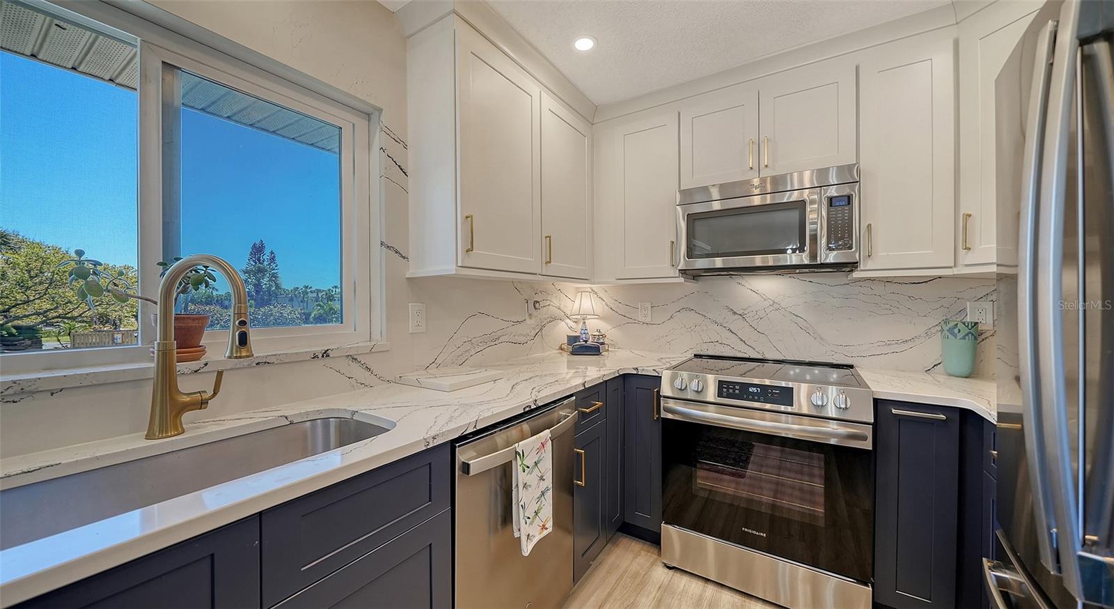 WHITNEY BEACH - Residential