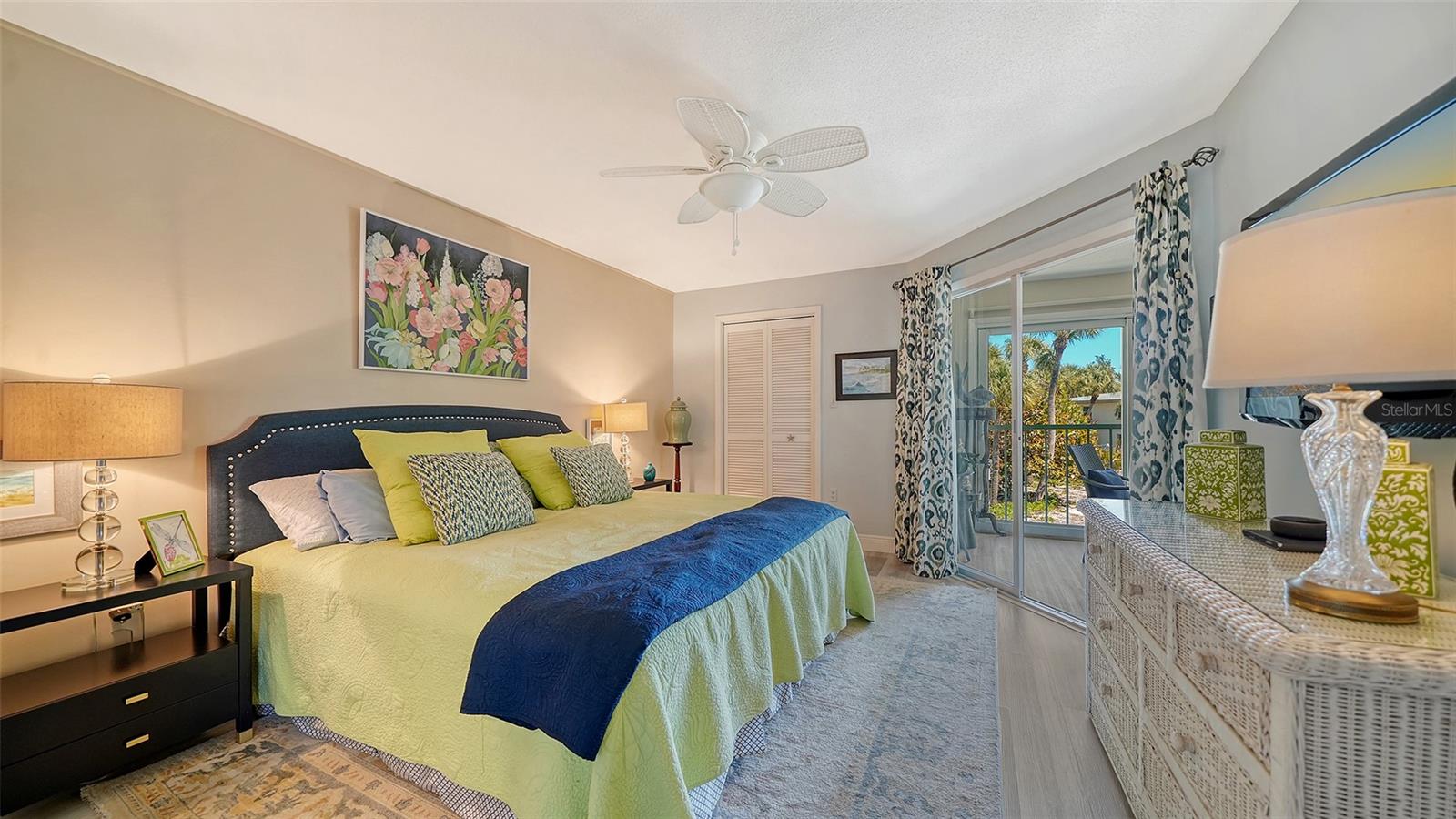 WHITNEY BEACH - Residential