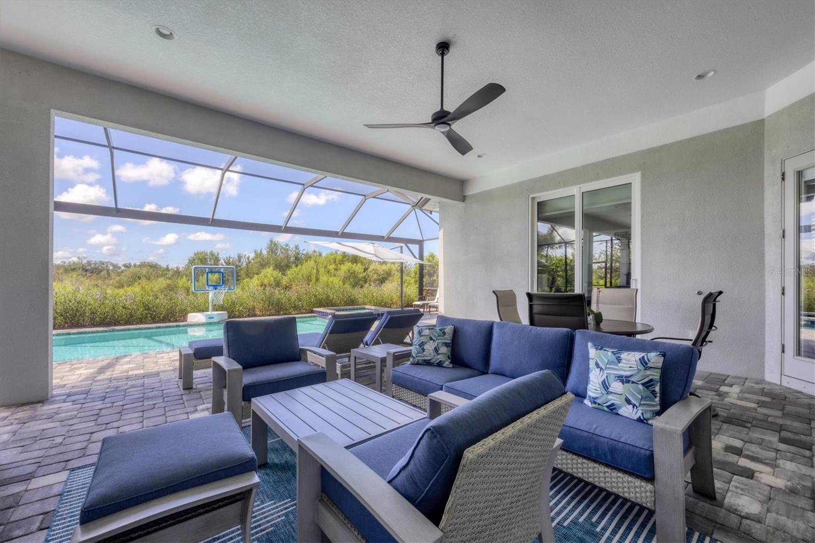 LAKEHOUSE COVE/WATERSIDE PH 1 - Residential