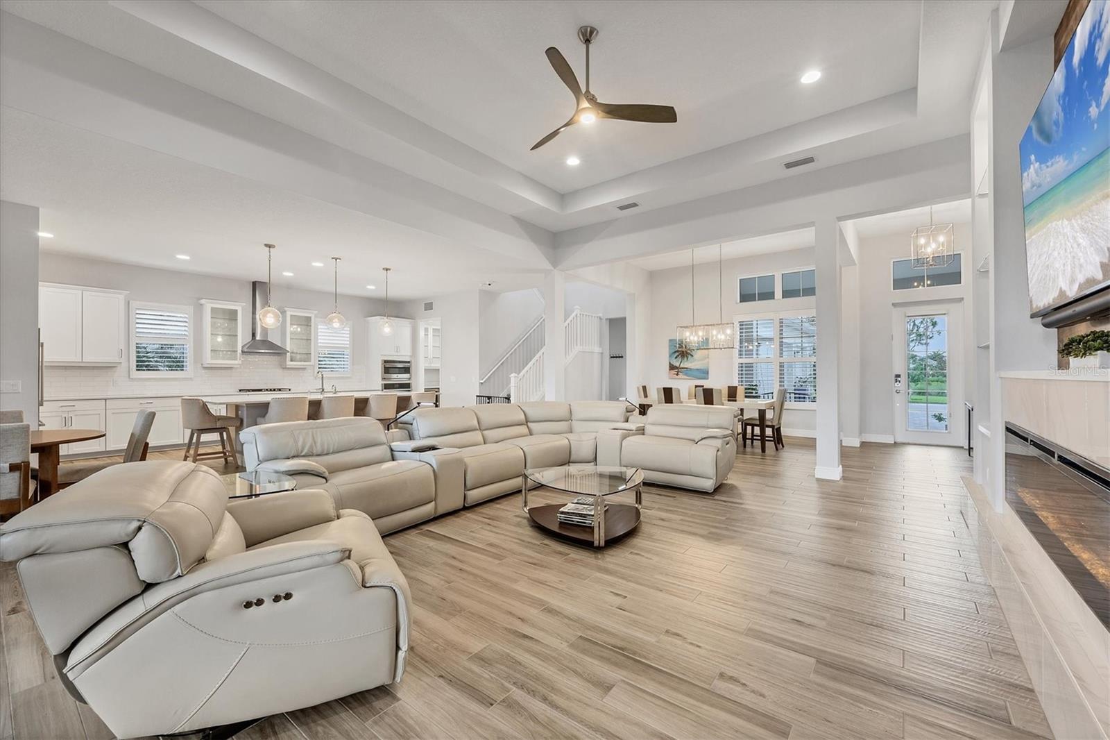 LAKEHOUSE COVE/WATERSIDE PH 1 - Residential