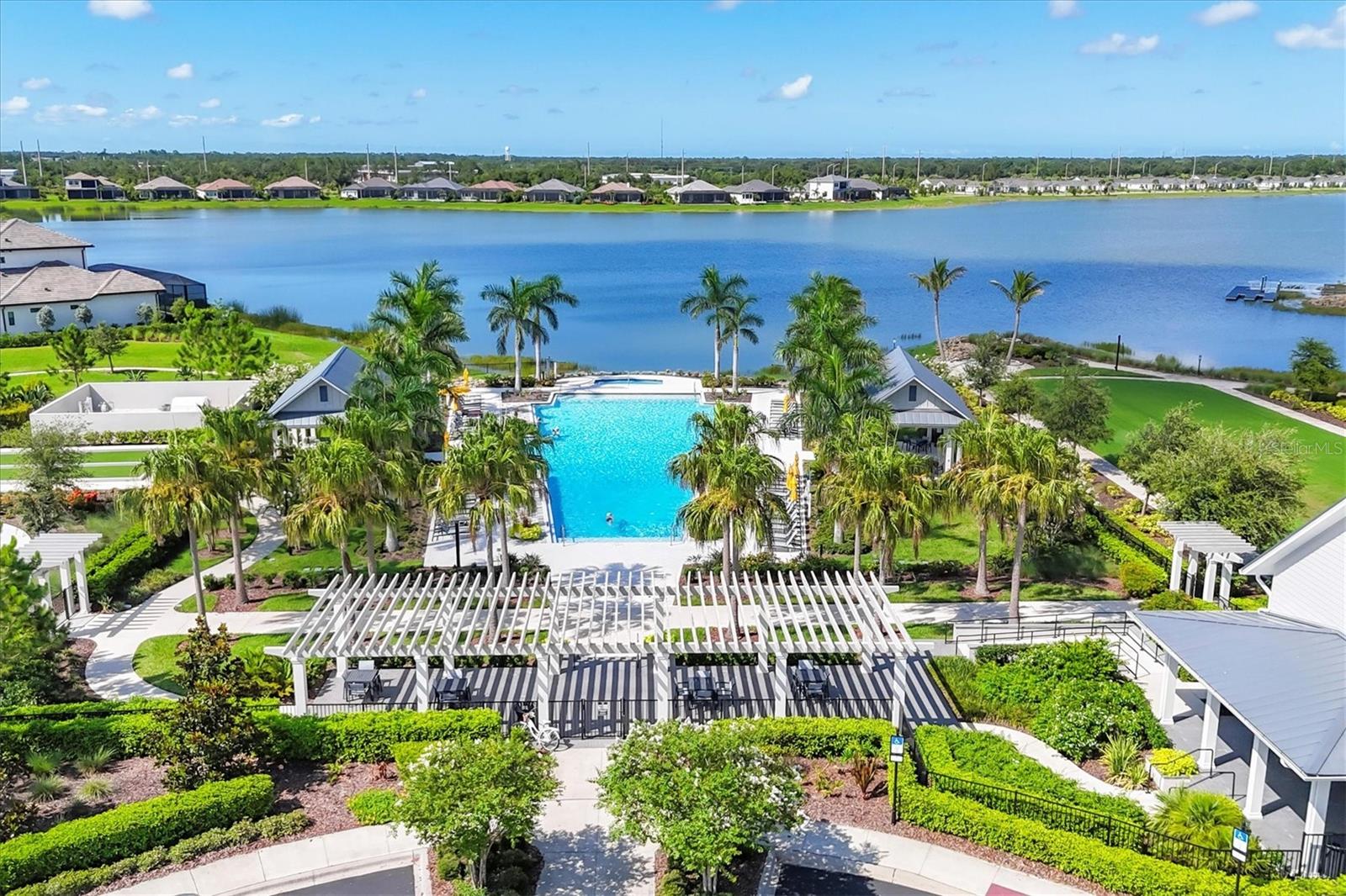 LAKEHOUSE COVE/WATERSIDE PH 1 - Residential