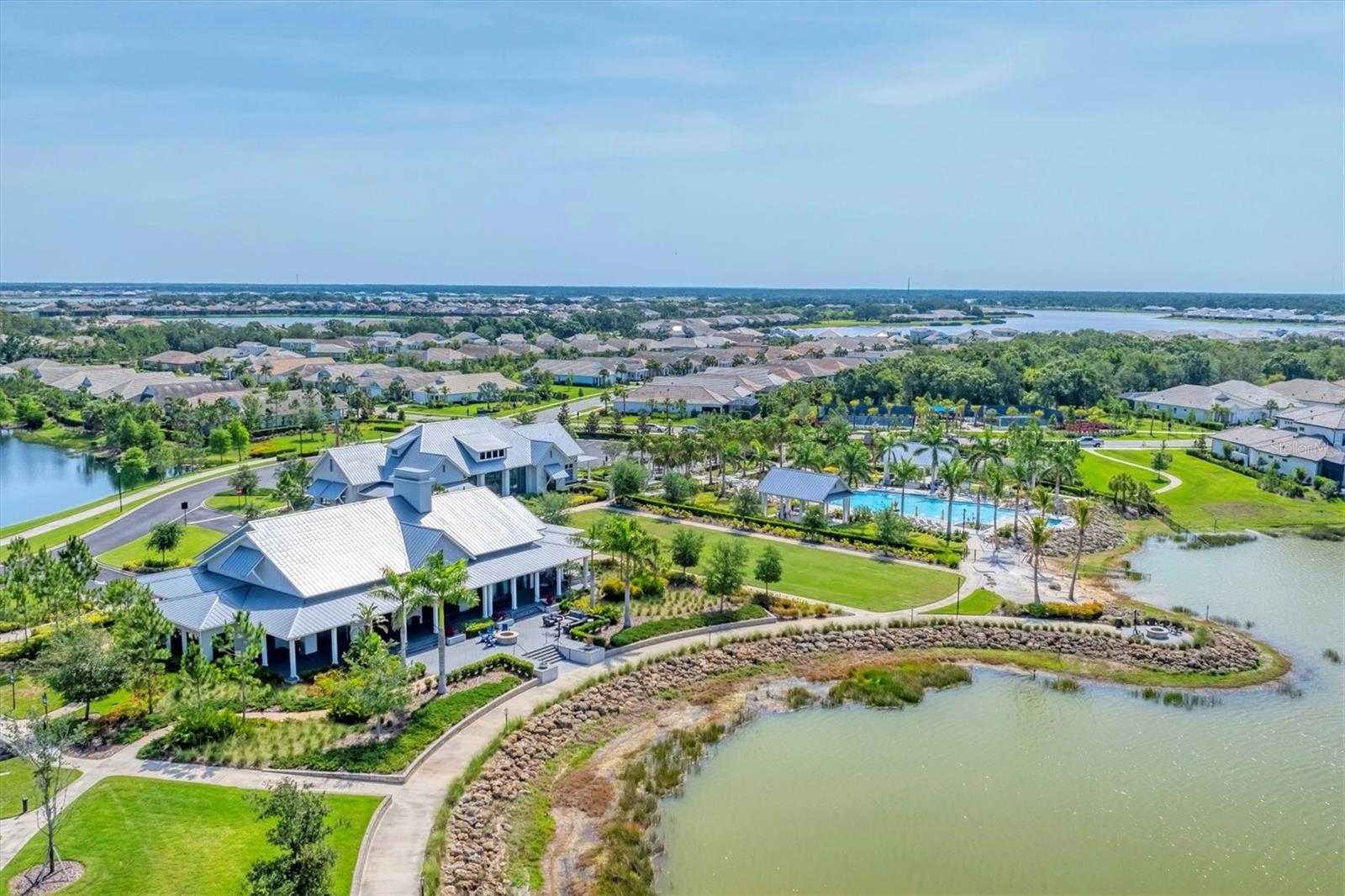 LAKEHOUSE COVE/WATERSIDE PH 1 - Residential