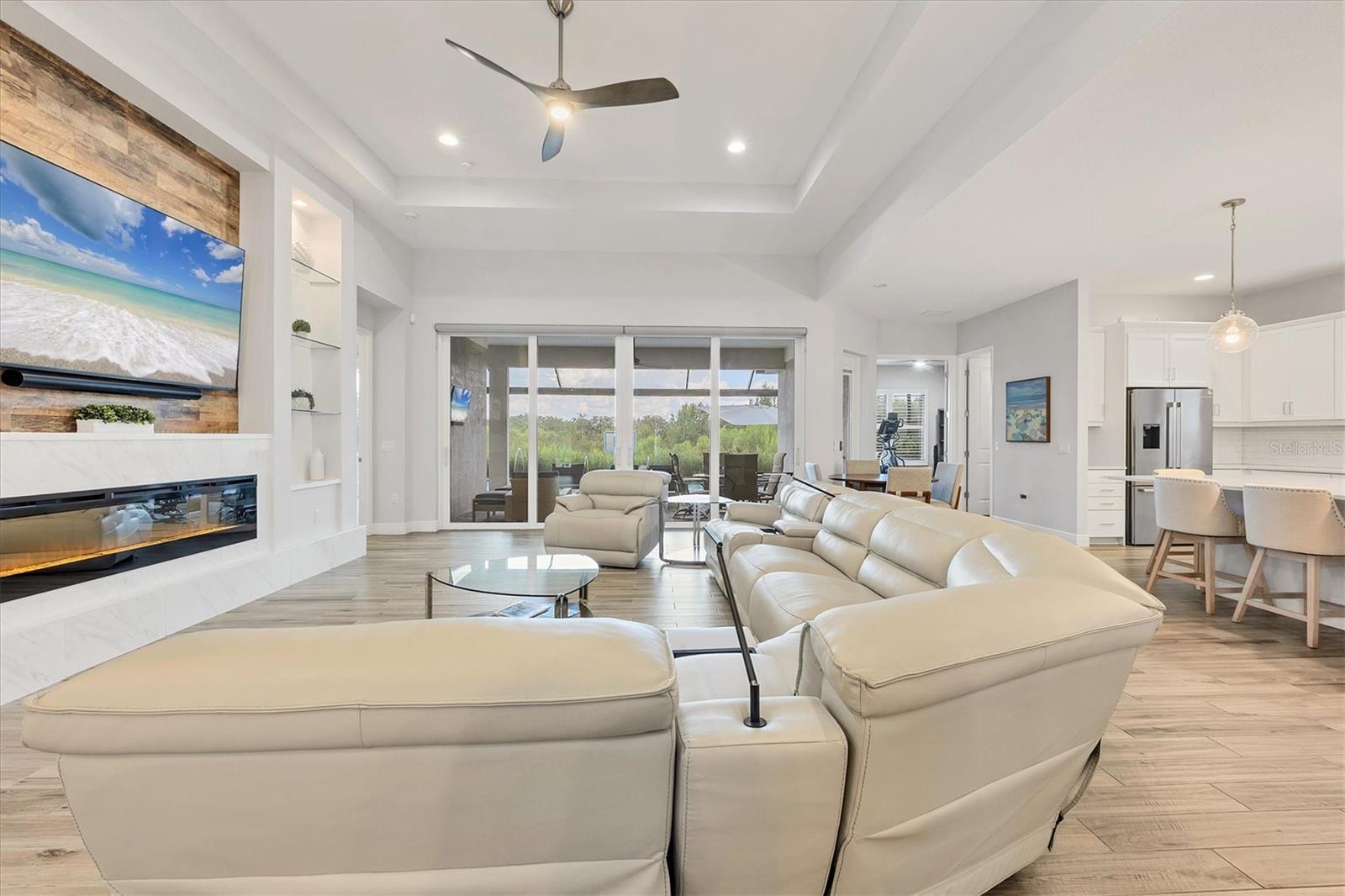 LAKEHOUSE COVE/WATERSIDE PH 1 - Residential