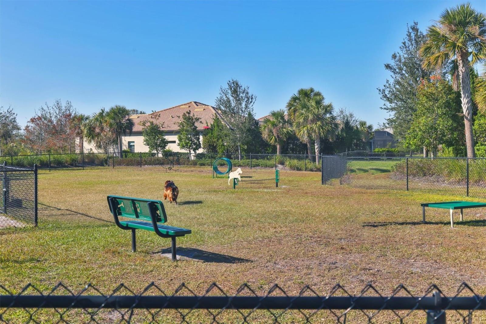 LAKEHOUSE COVE/WATERSIDE PH 1 - Residential