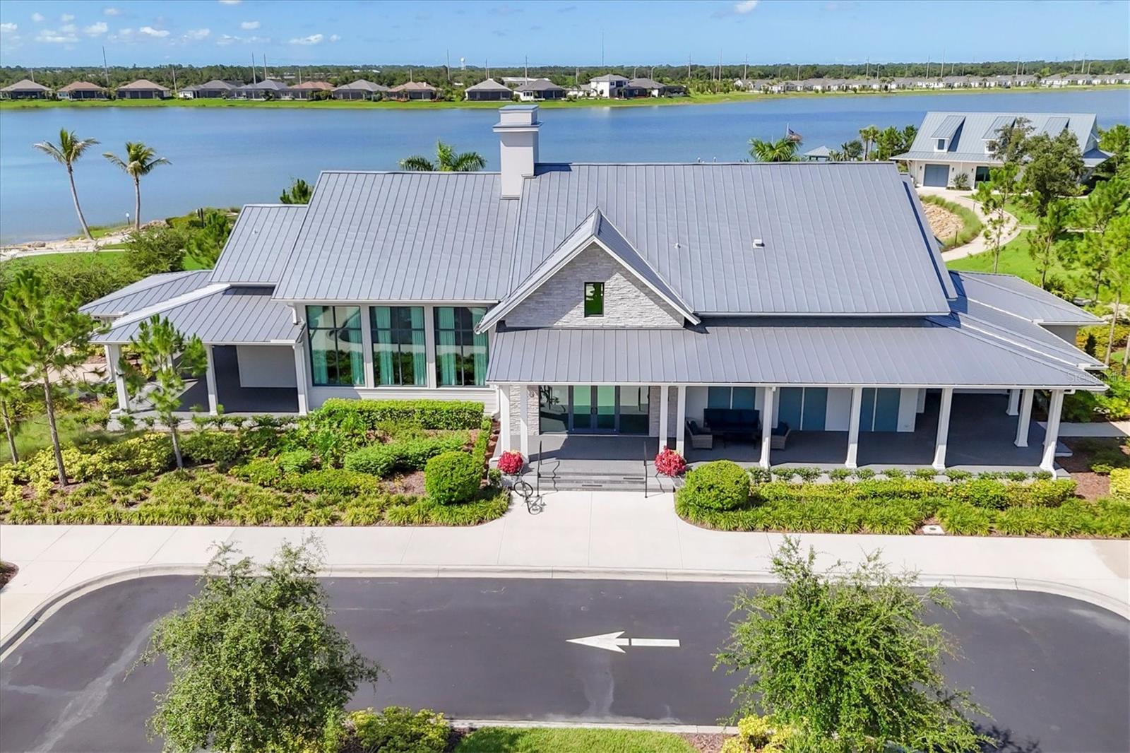 LAKEHOUSE COVE/WATERSIDE PH 1 - Residential