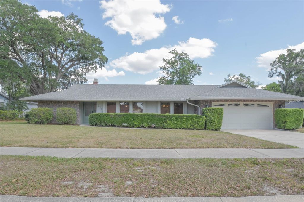 Photo of 212 Tollgate Trail, Longwood, FL 32750 (MLS # O6404009)