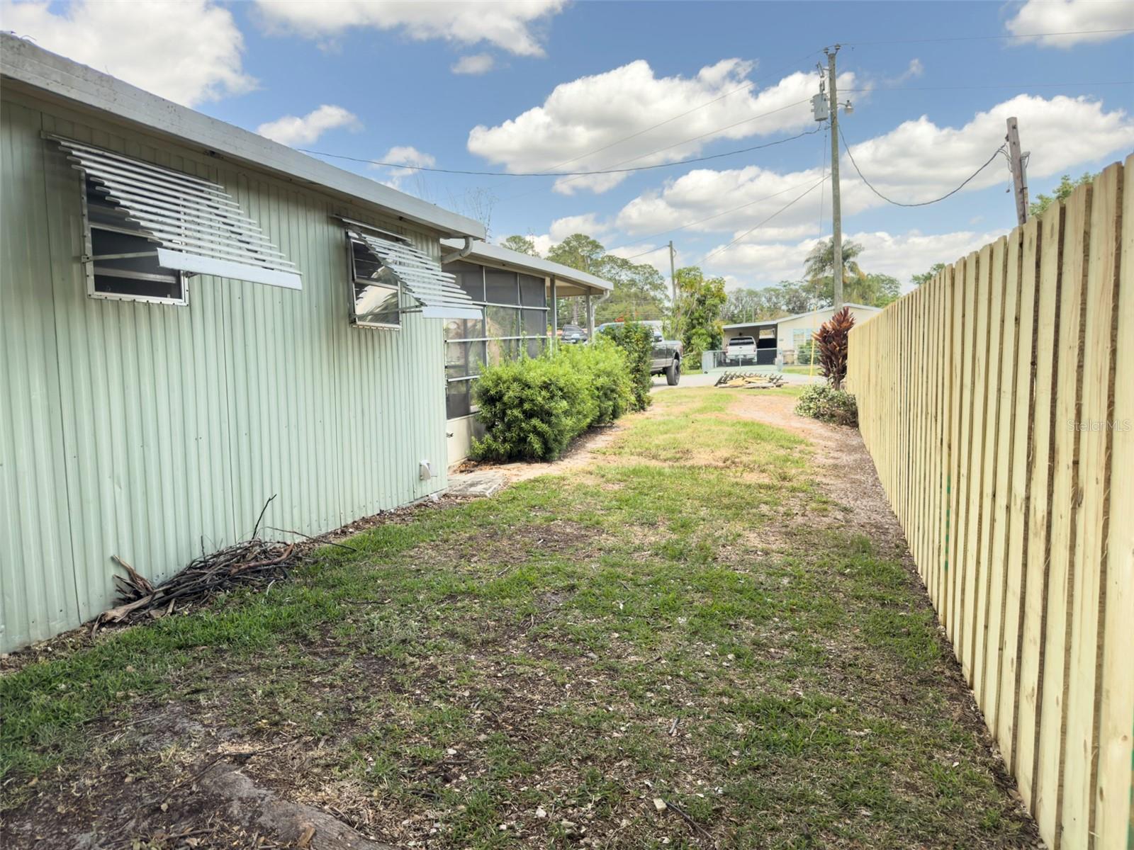 EAST LAKE HARRIS ESTATES - Residential