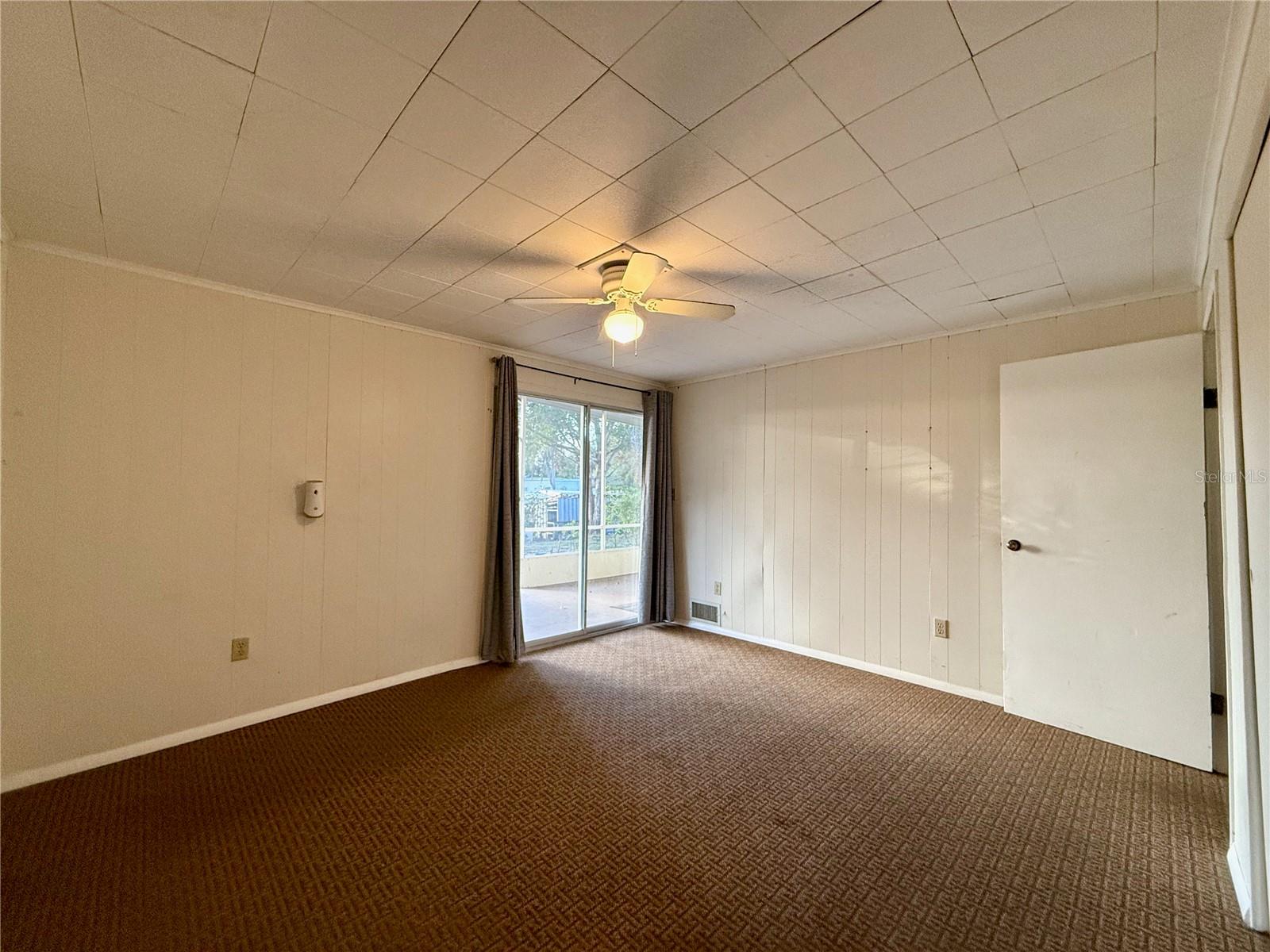 EAST LAKE HARRIS ESTATES - Residential