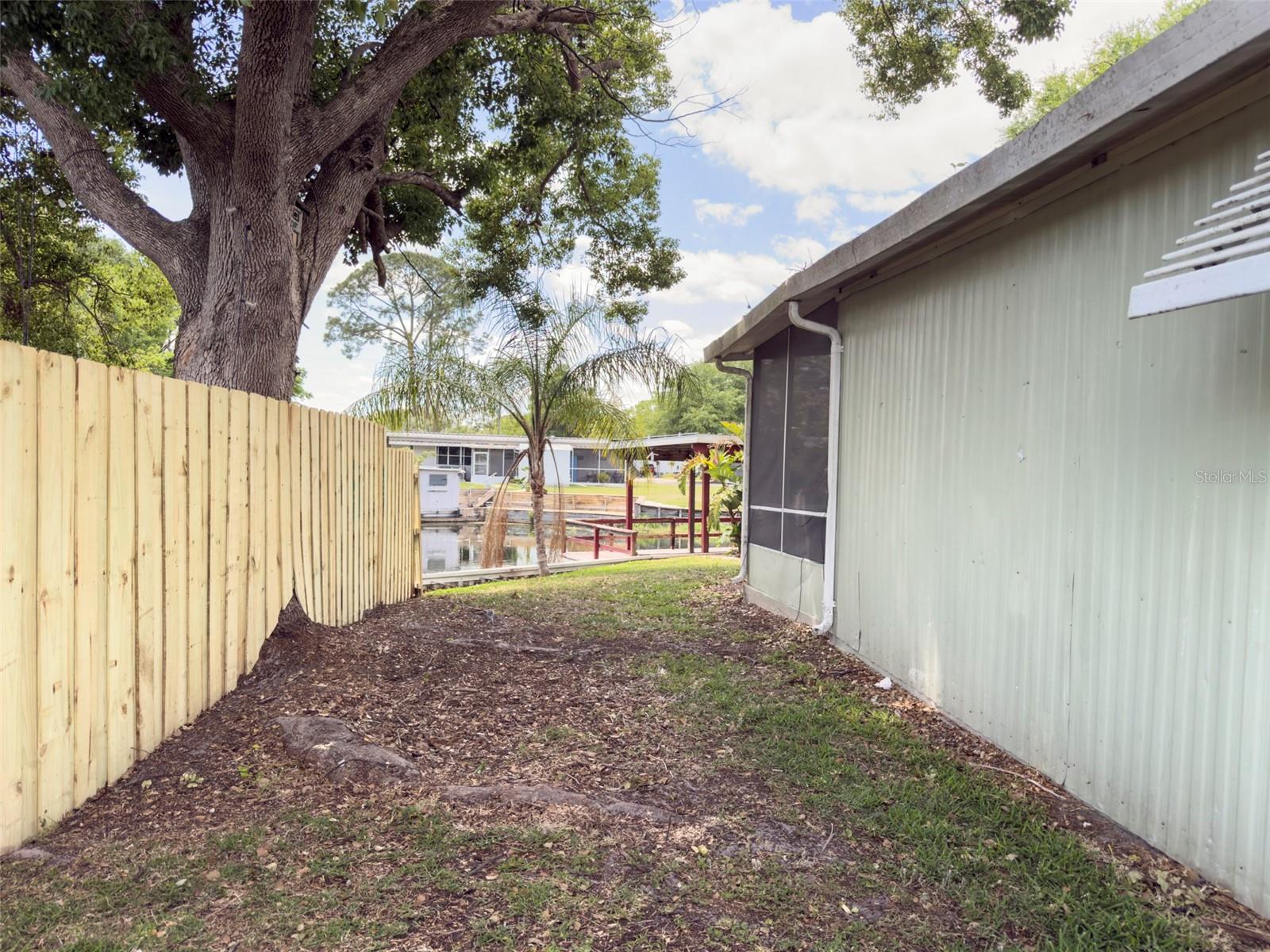 EAST LAKE HARRIS ESTATES - Residential