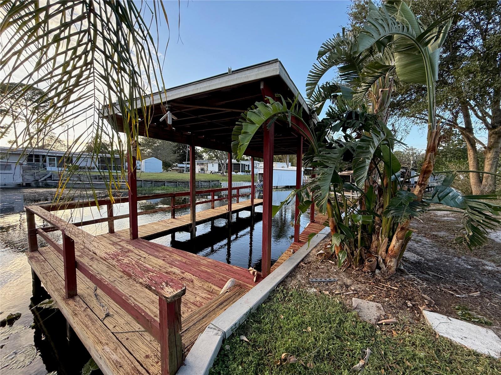 EAST LAKE HARRIS ESTATES - Residential