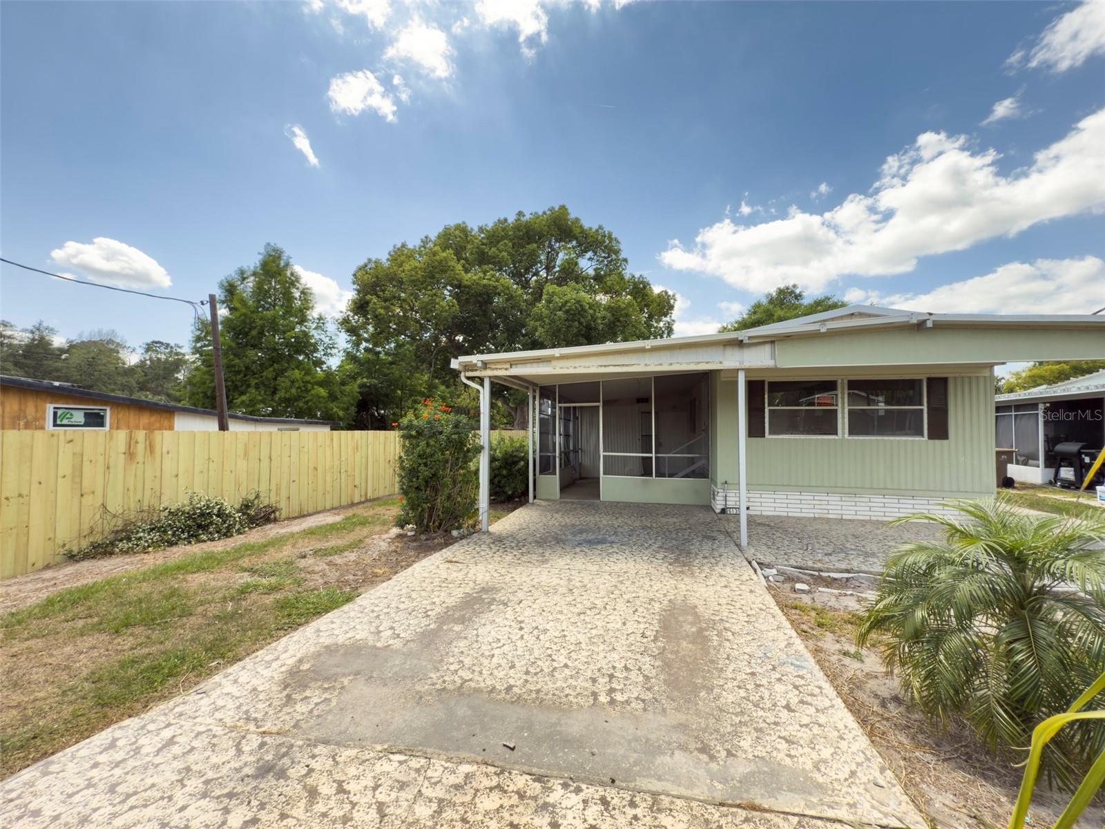 EAST LAKE HARRIS ESTATES - Residential