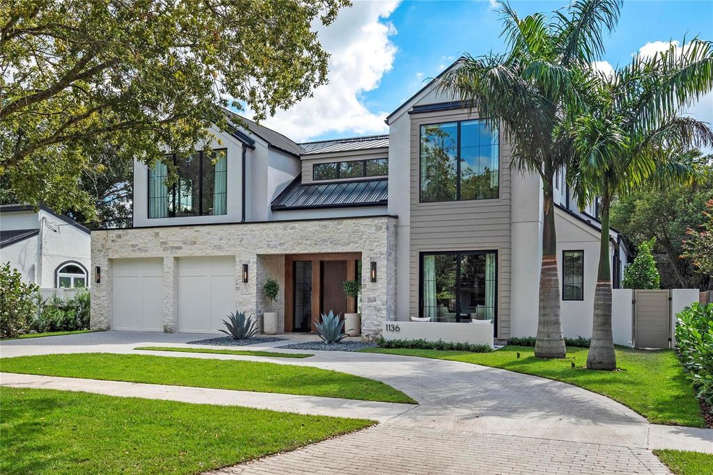 Photo of 1136 Stetson Street, Orlando, FL 32804 (MLS # O6353302)