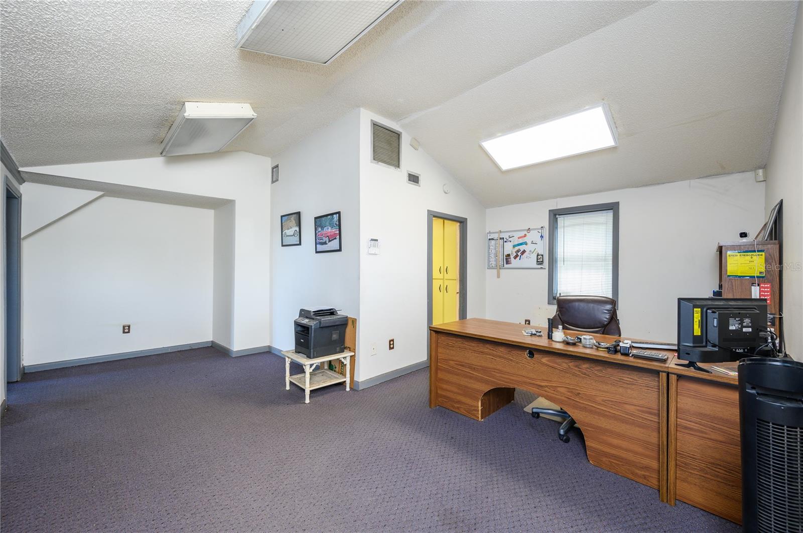 LONGWOOD - Commercial Sale